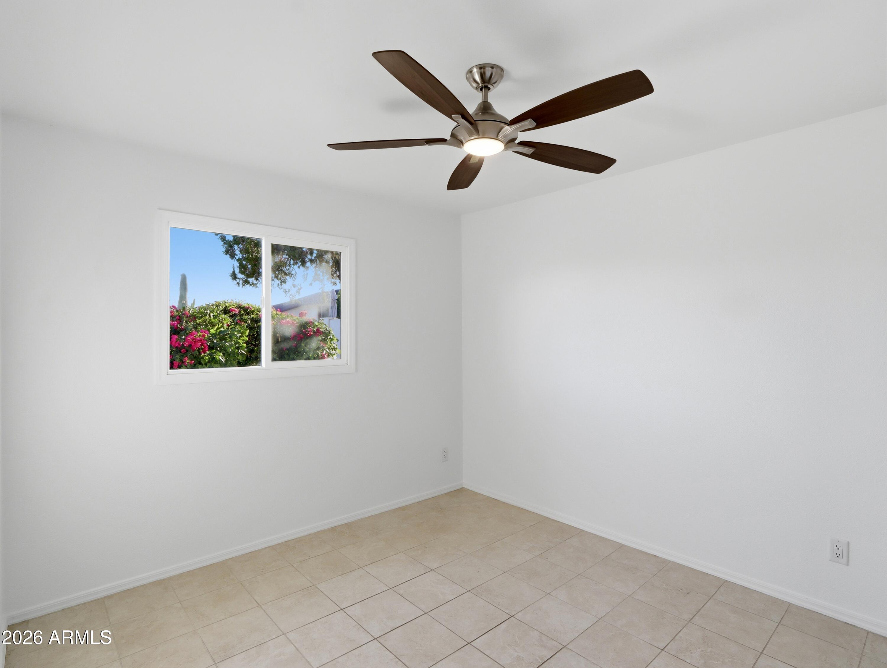 8721 E MULBERRY Street