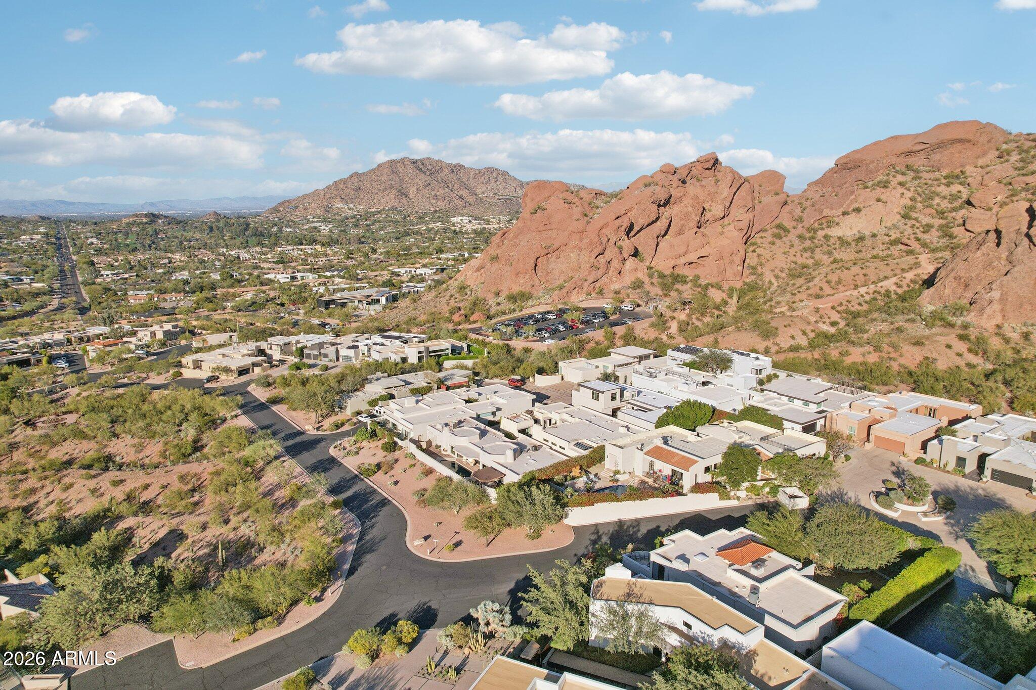 5761 N ECHO CANYON Circle