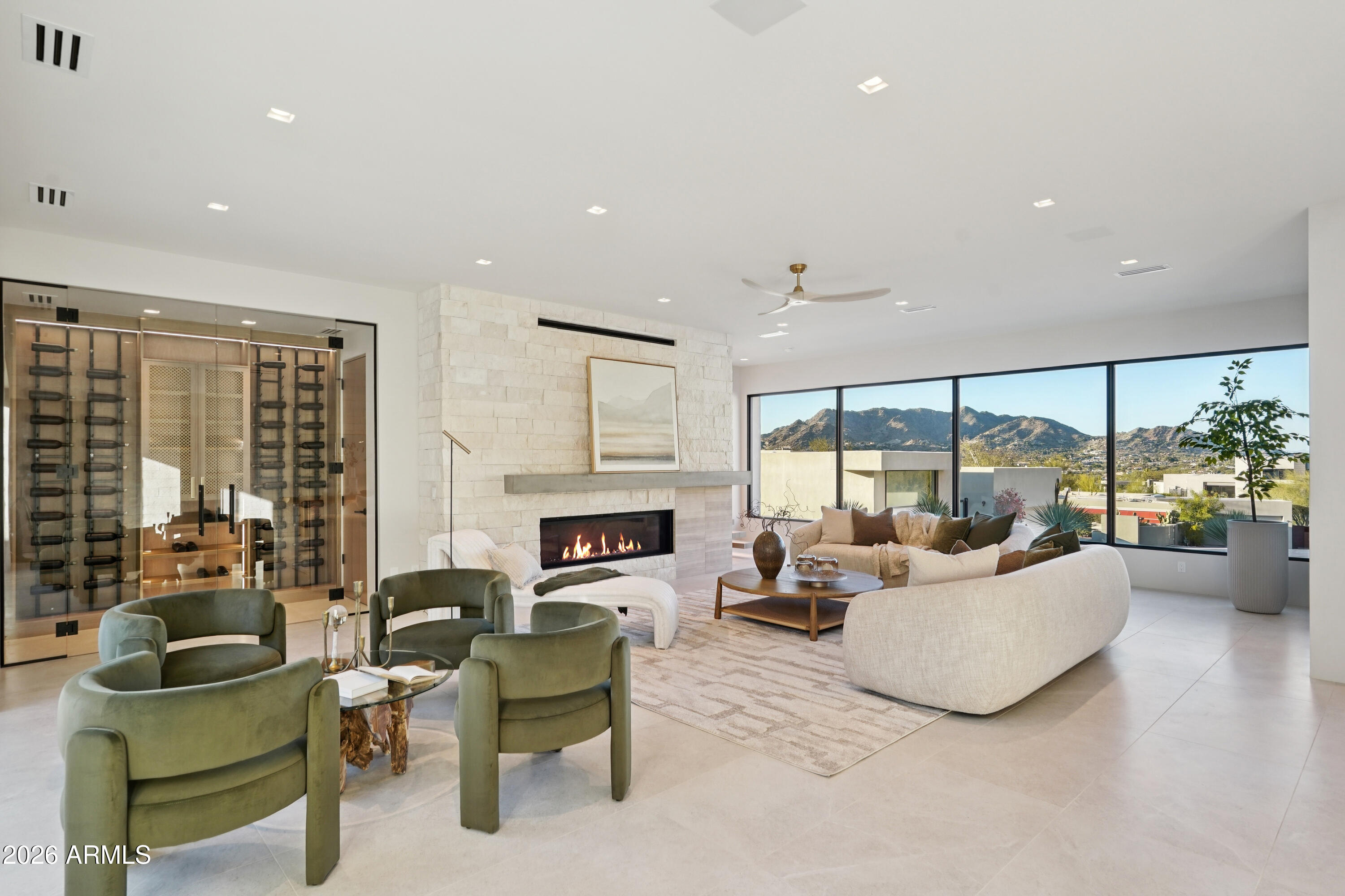 5761 N ECHO CANYON Circle