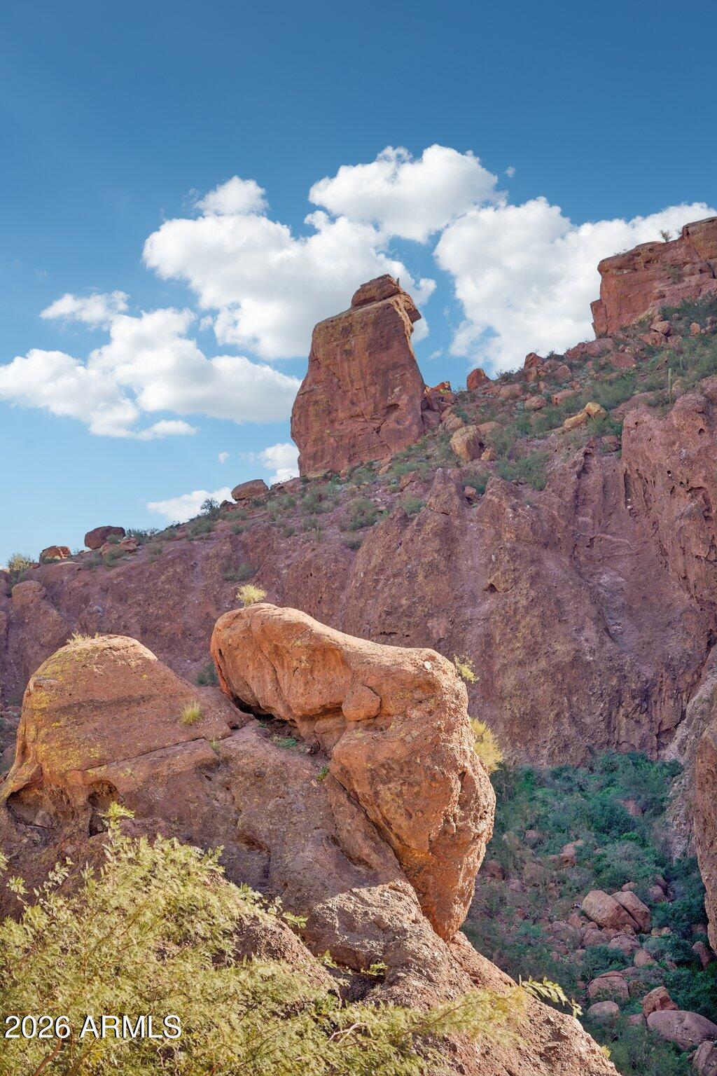 5761 N ECHO CANYON Circle