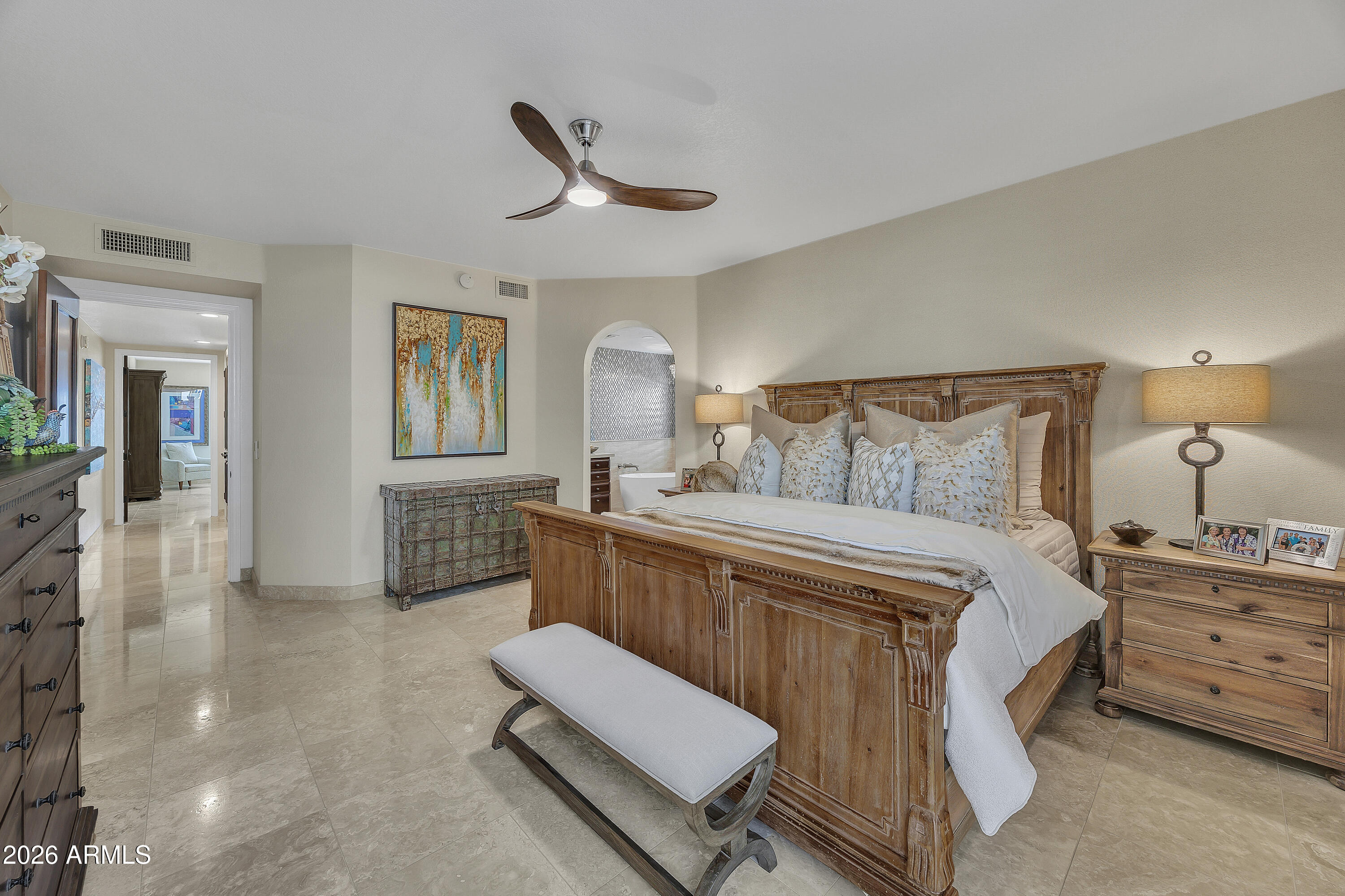 3118 E MARYLAND Avenue