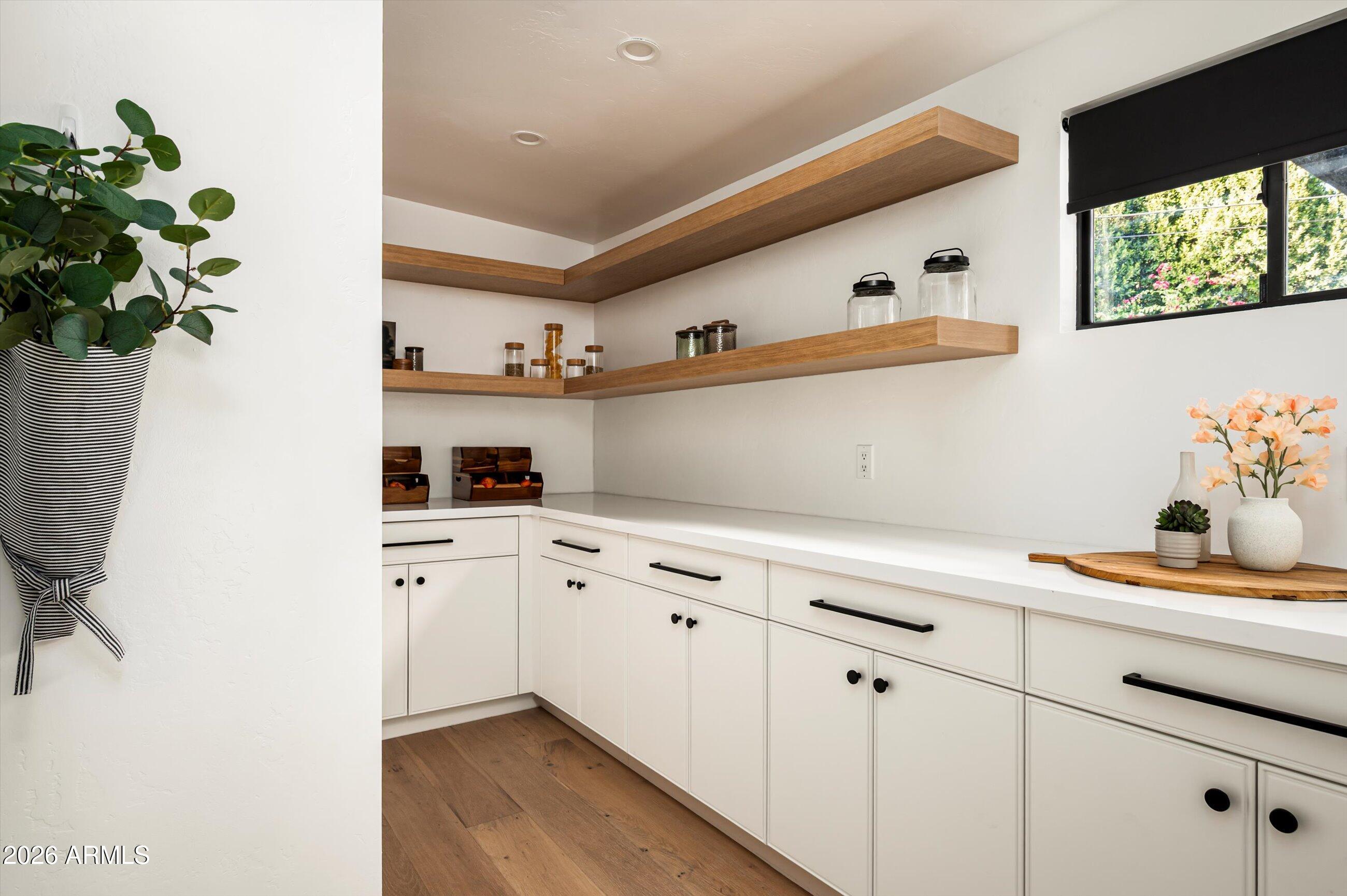 3612 E PIERSON Street