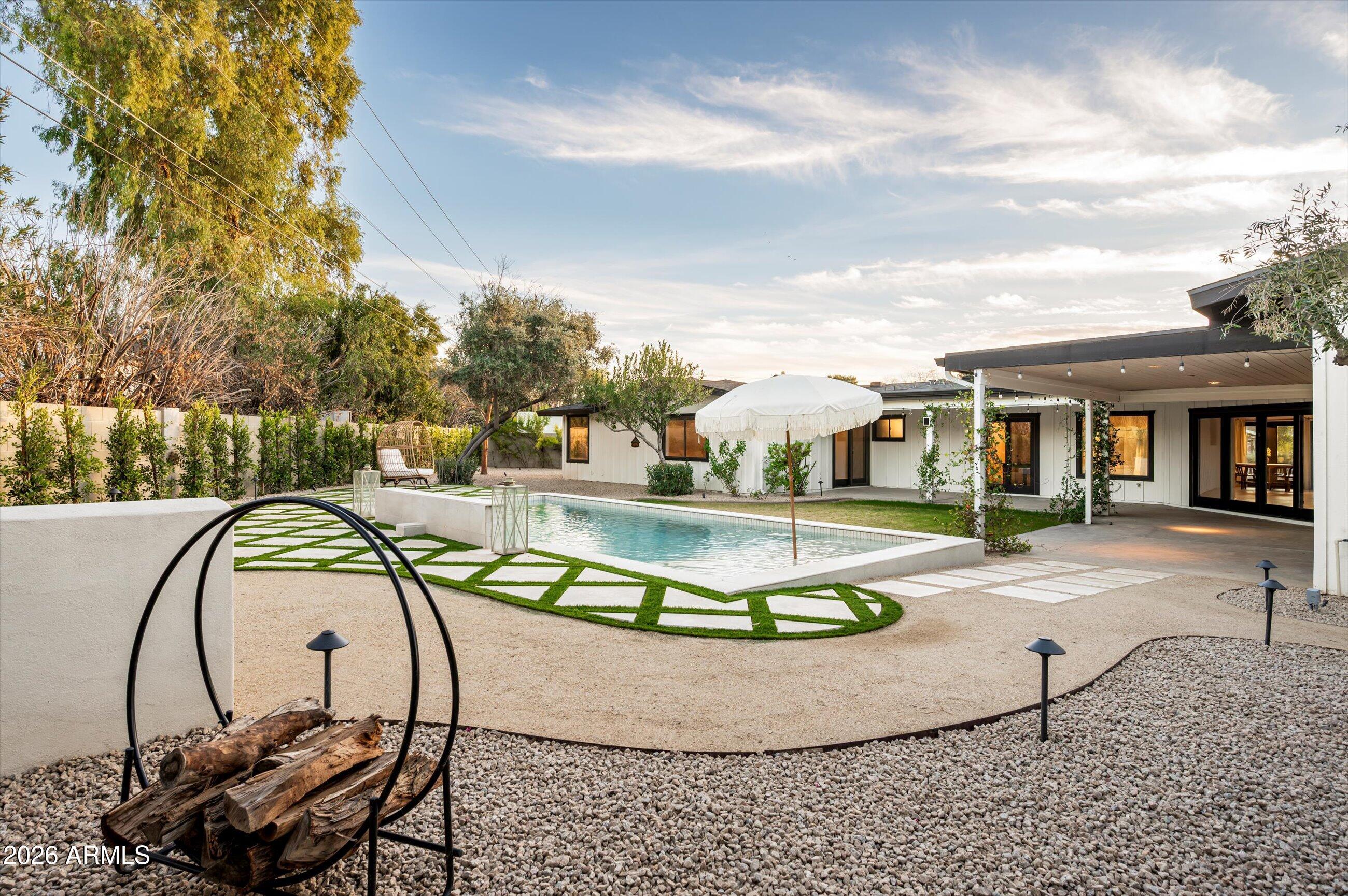 3612 E PIERSON Street