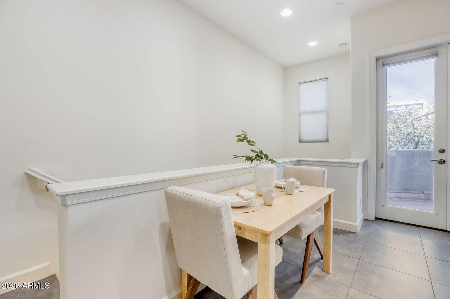 577 S ROOSEVELT Street