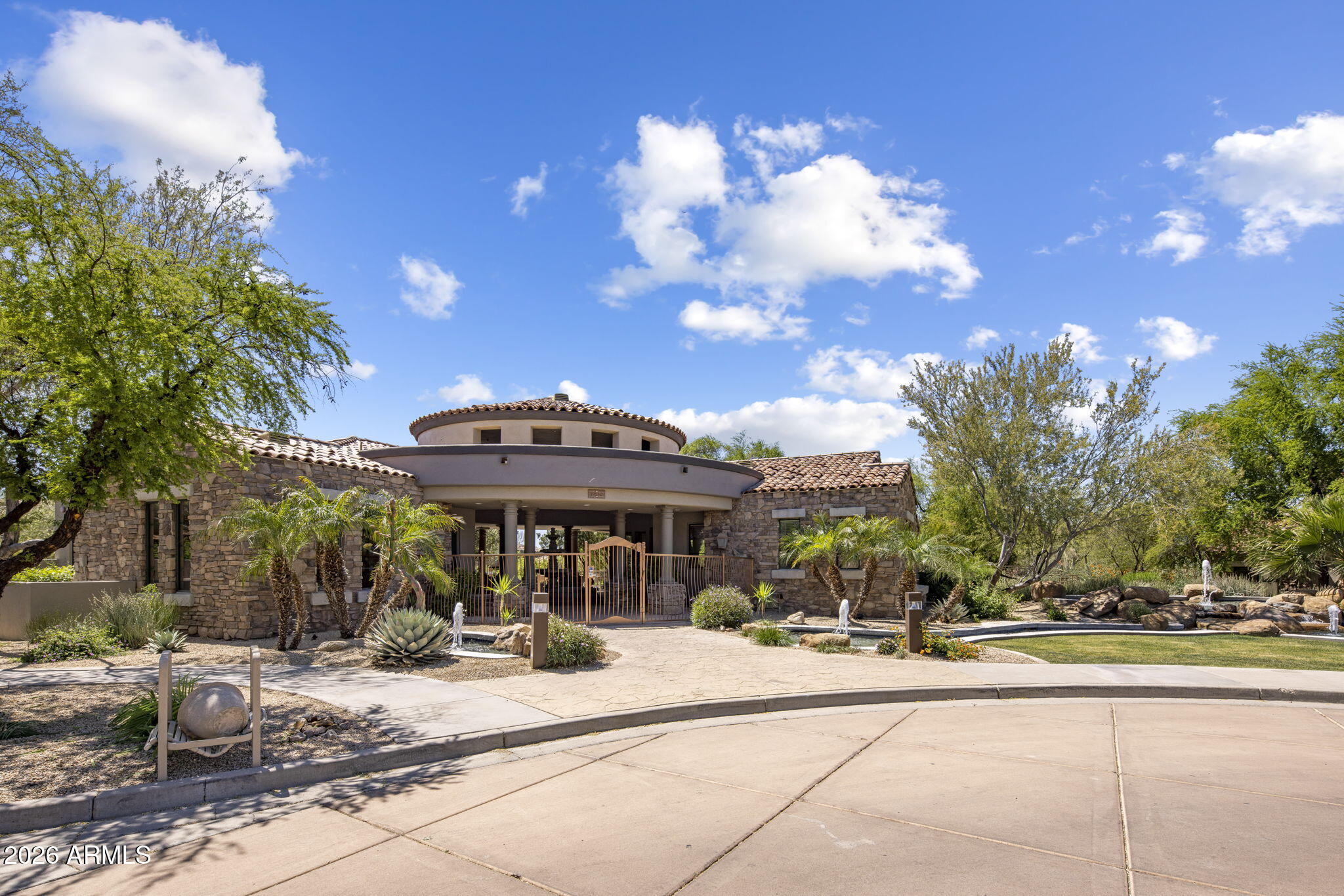 19550 N GRAYHAWK Drive 2011