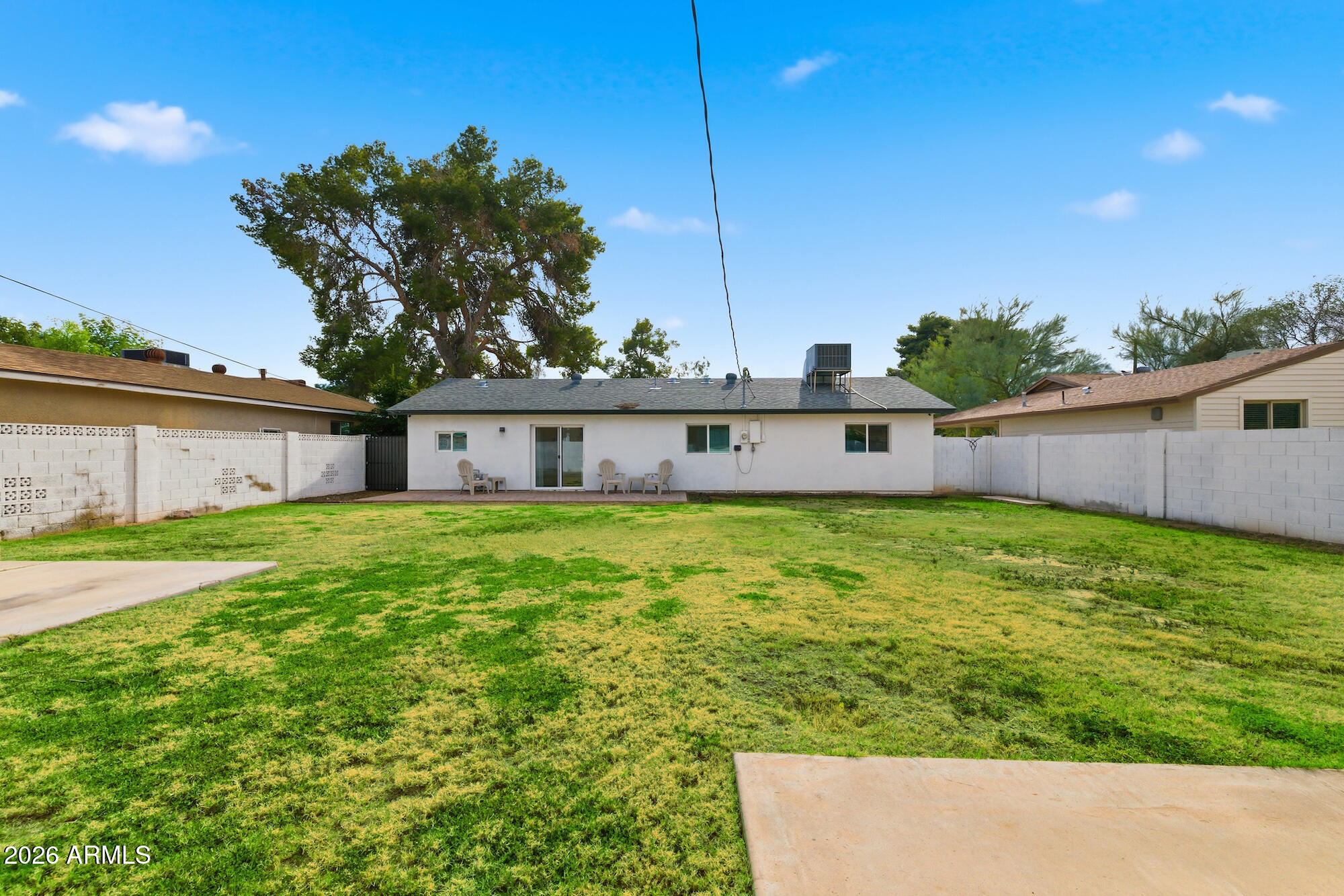 2030 E WHITTON Avenue