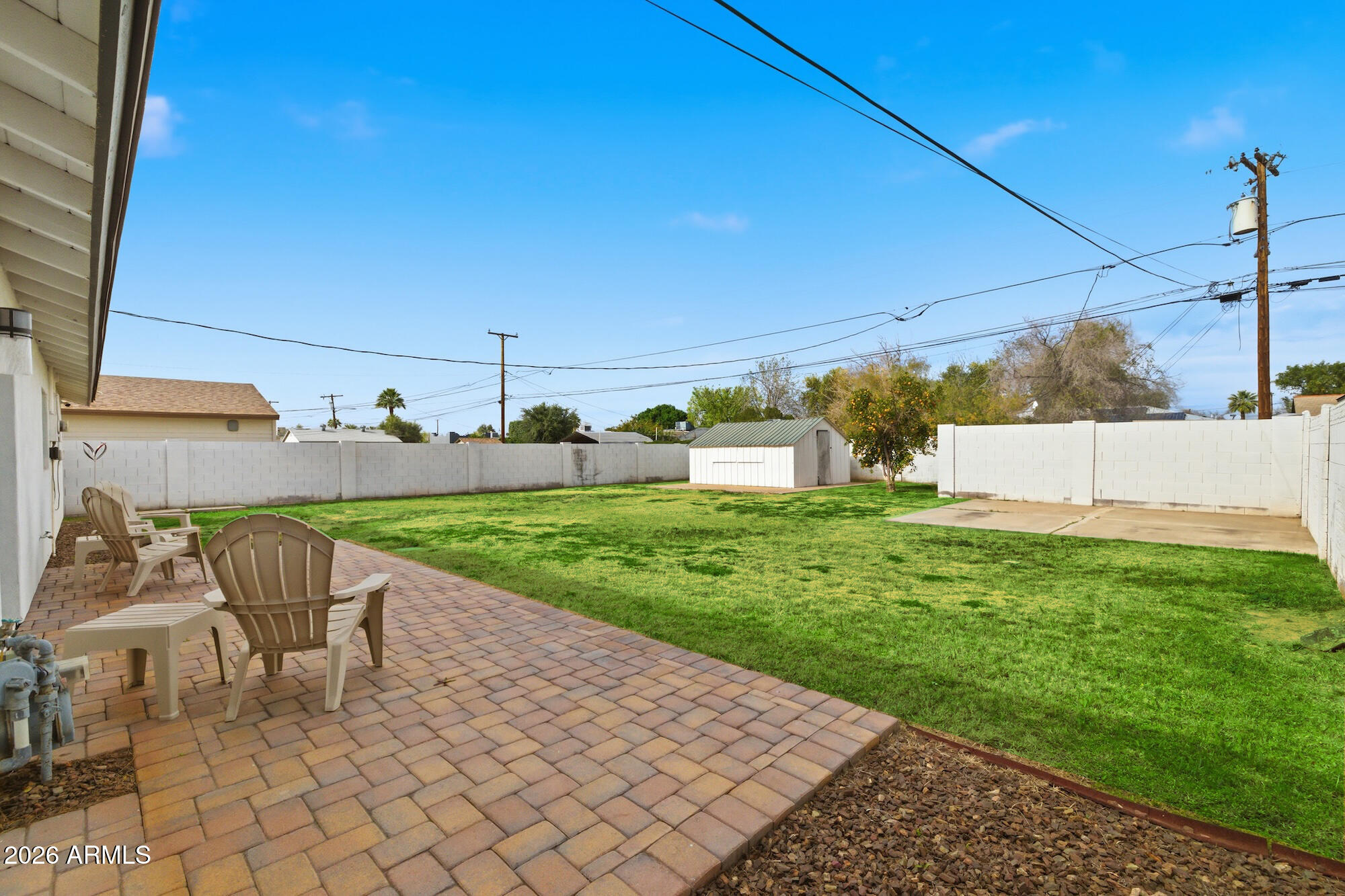 2030 E WHITTON Avenue