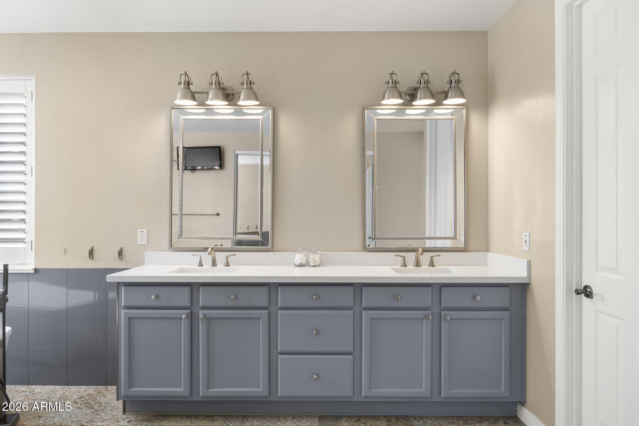 1631 W PRESCOTT Drive