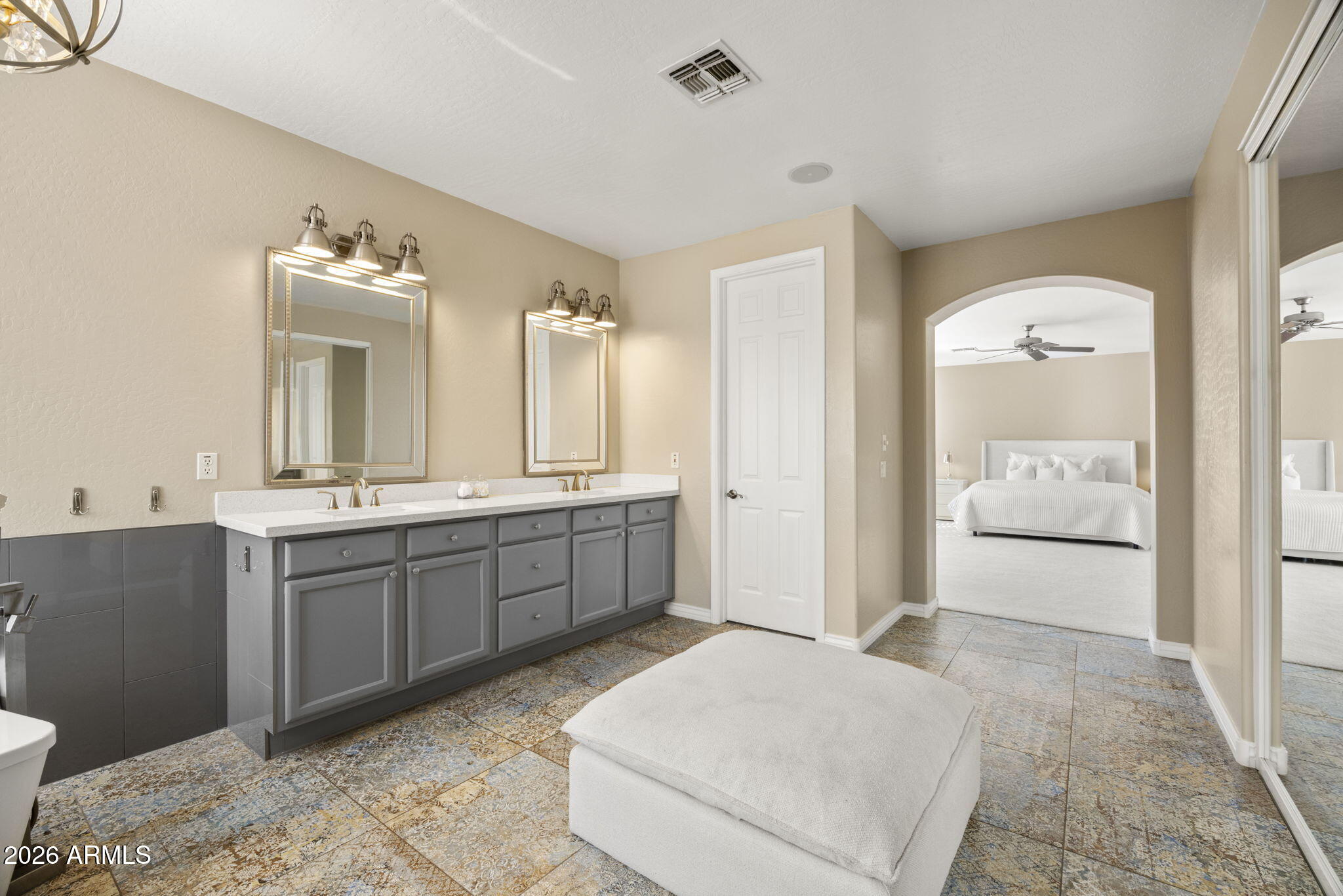 1631 W PRESCOTT Drive