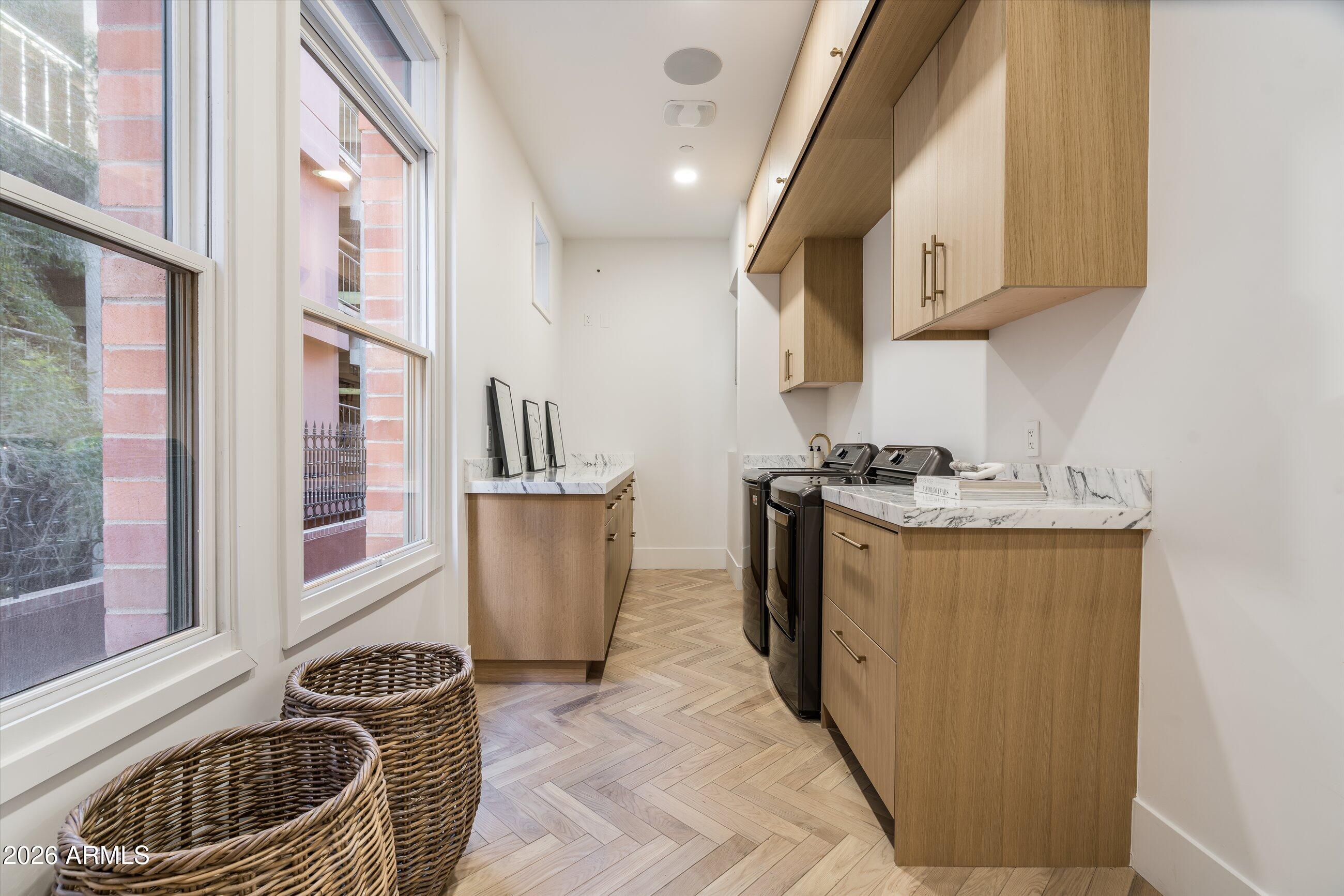 54 W PALM Lane 54