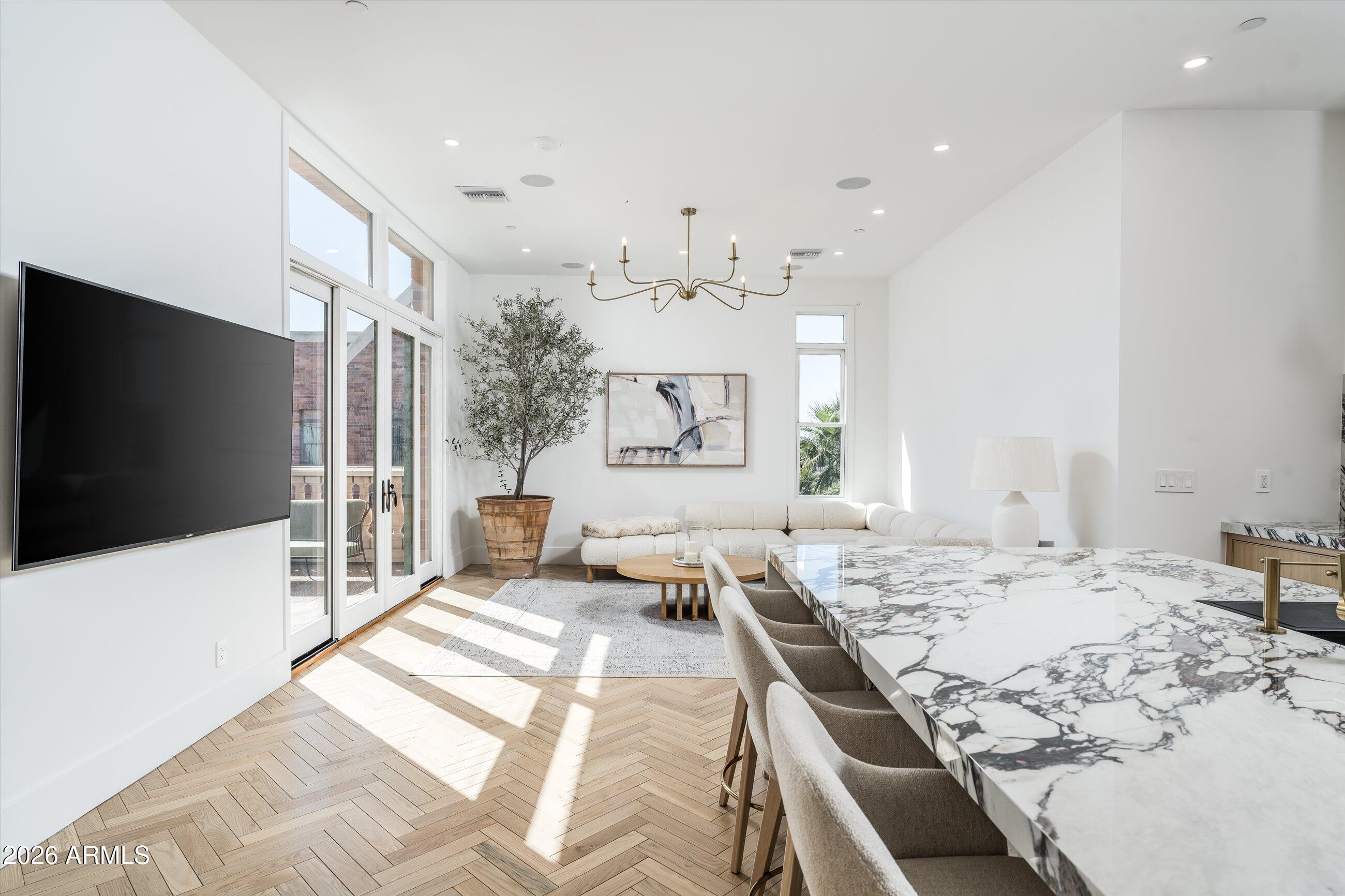 54 W PALM Lane 54