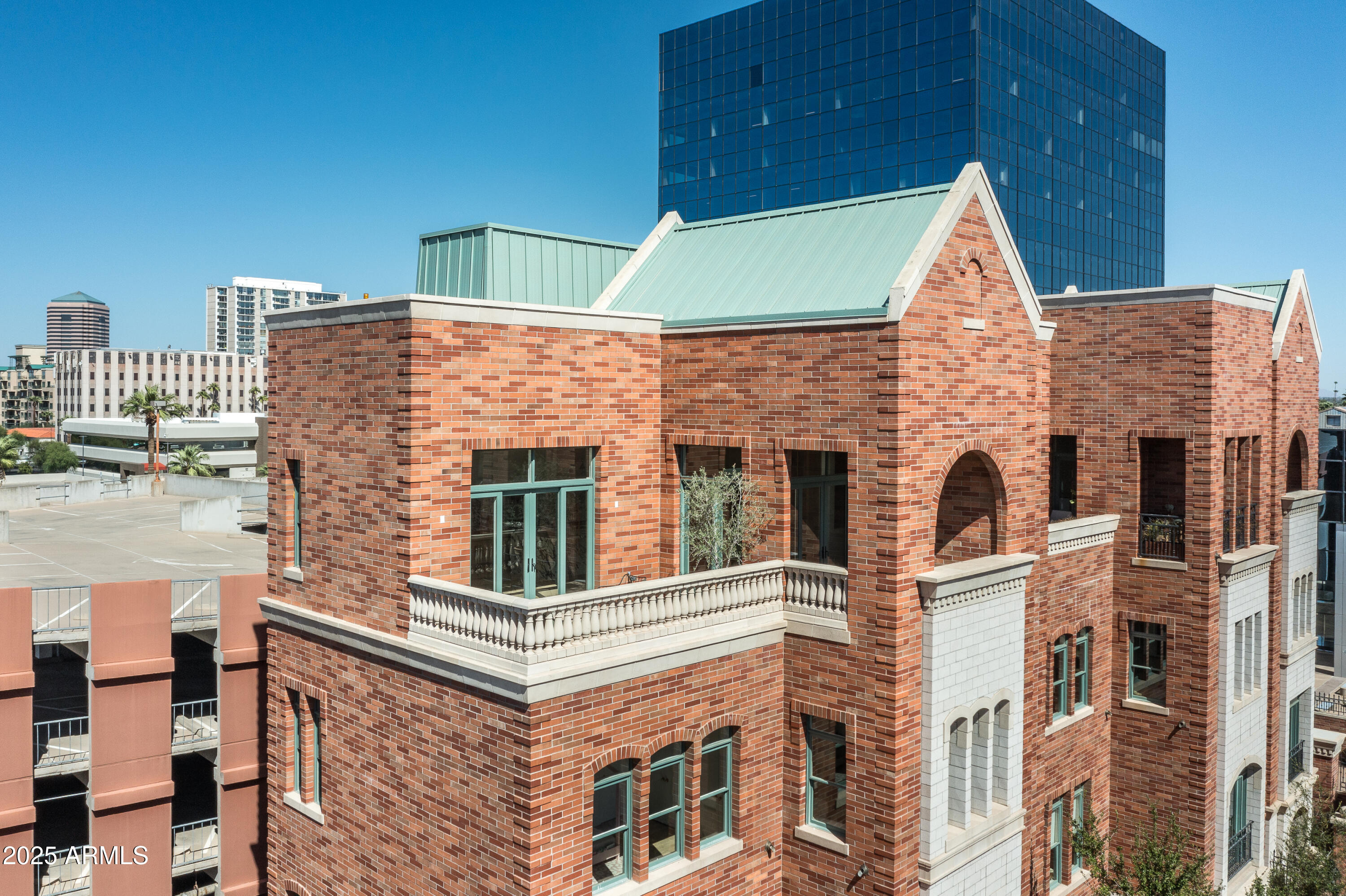 54 W PALM Lane 54