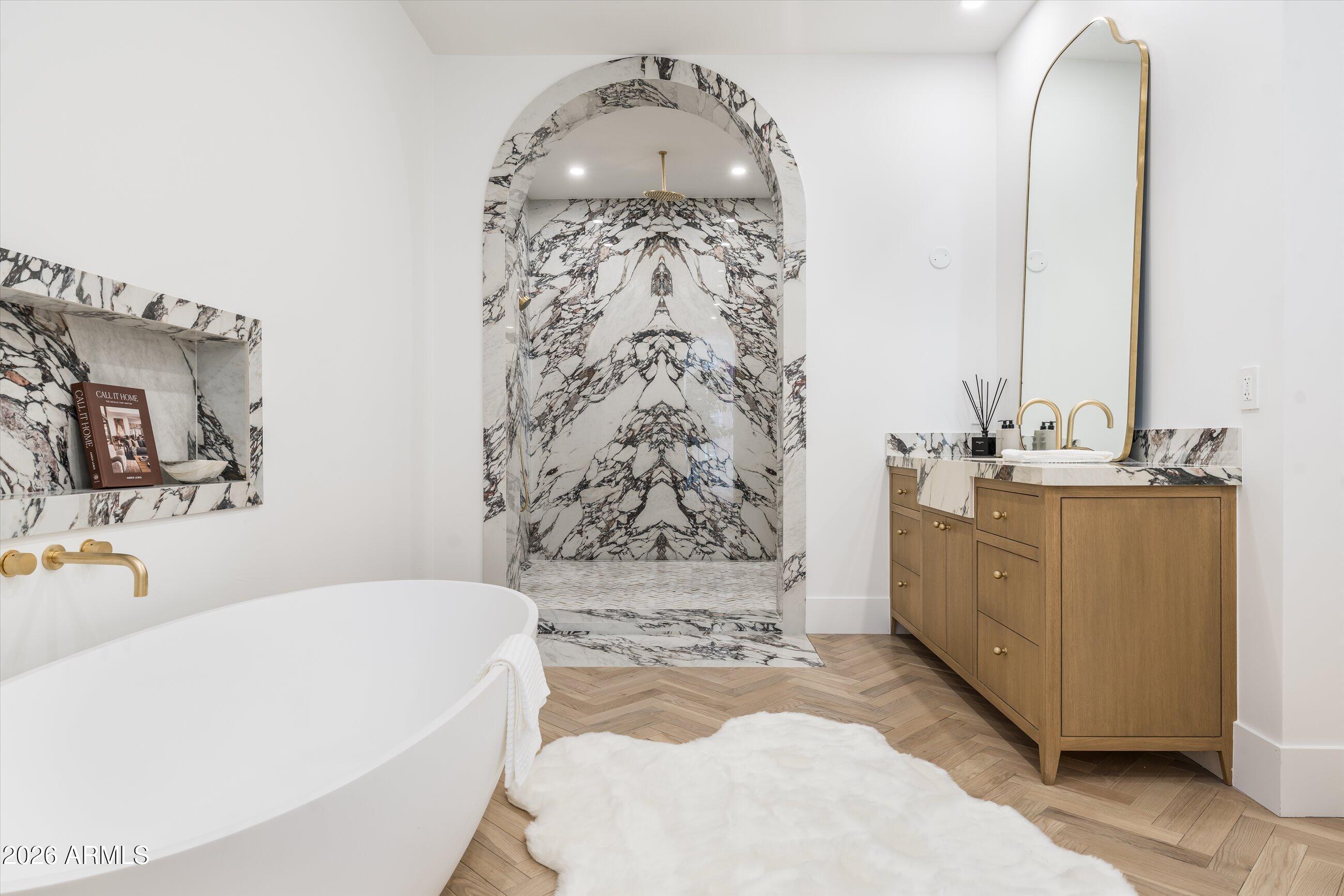 54 W PALM Lane 54