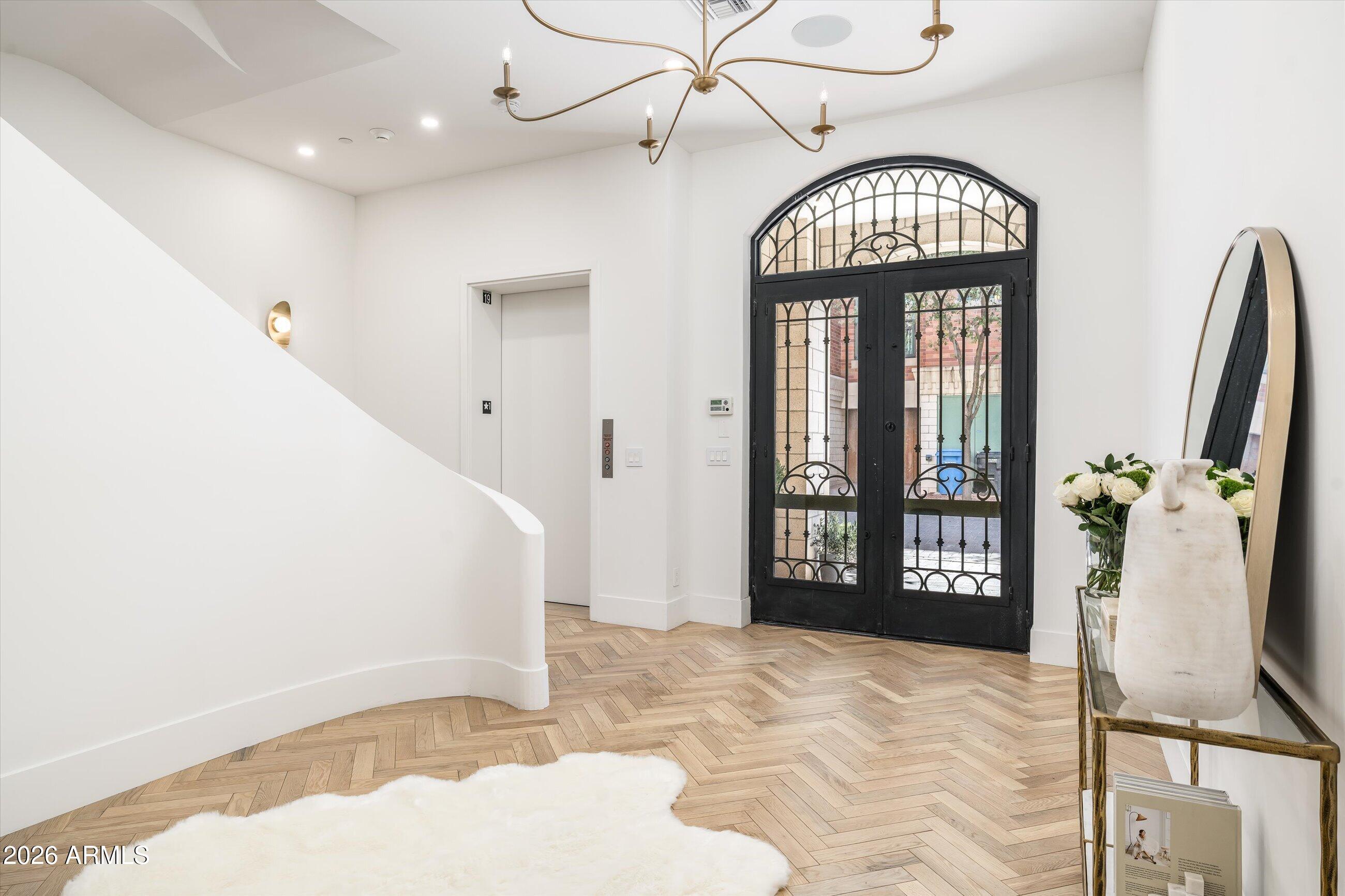 54 W PALM Lane 54