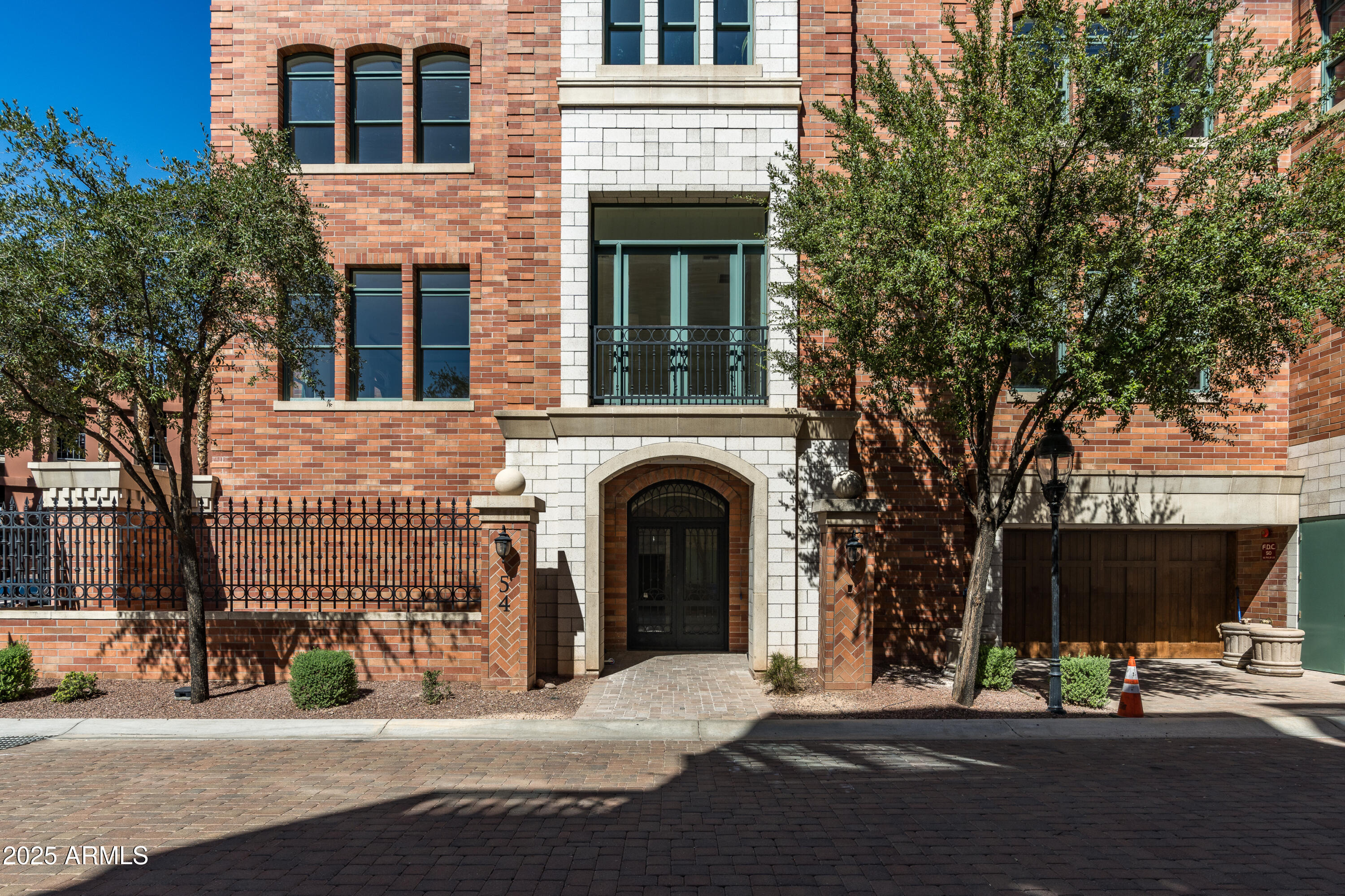 54 W PALM Lane 54