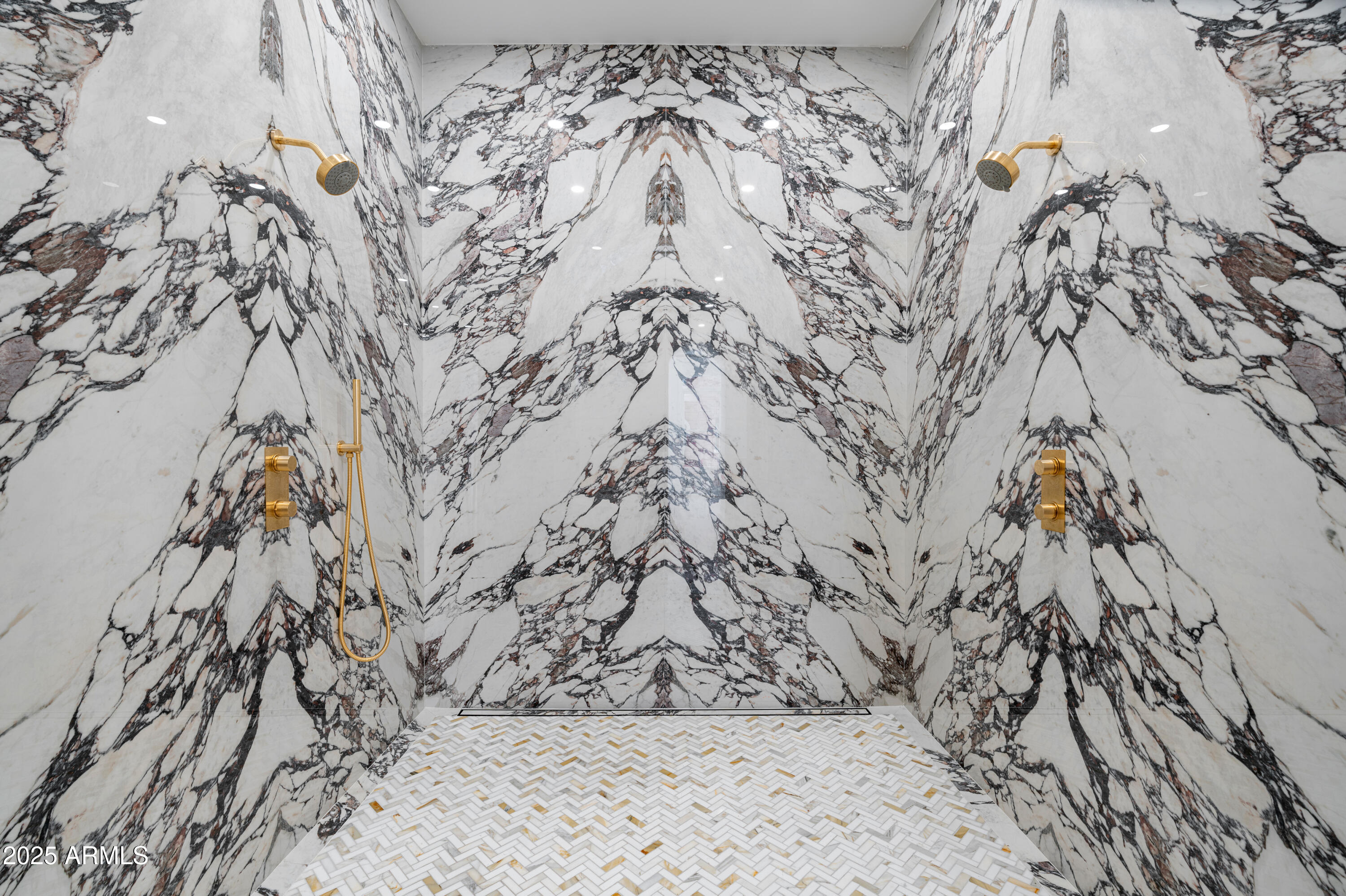 54 W PALM Lane 54