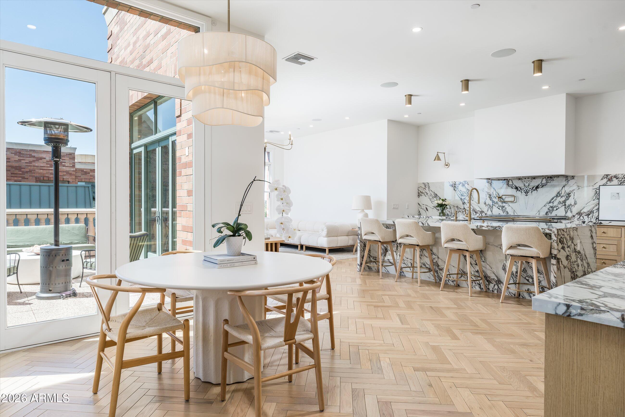 54 W PALM Lane 54