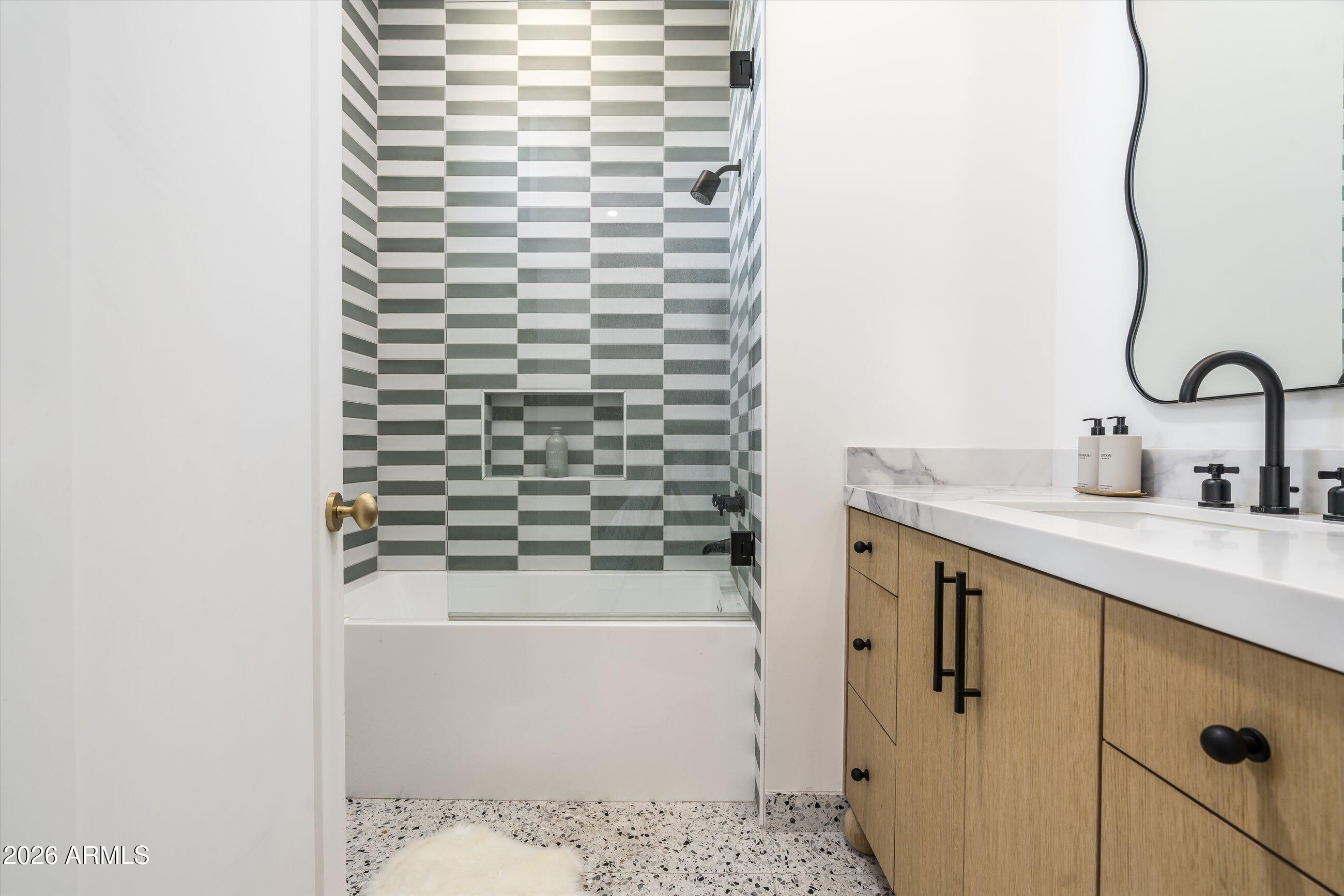 54 W PALM Lane 54