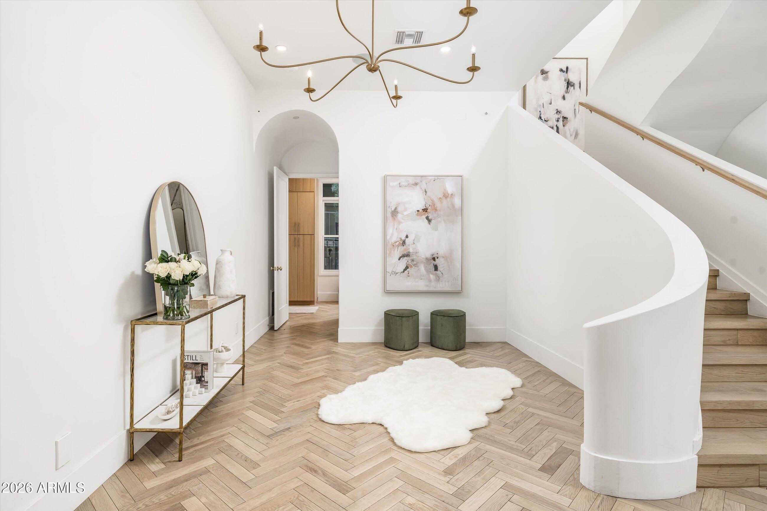 54 W PALM Lane 54