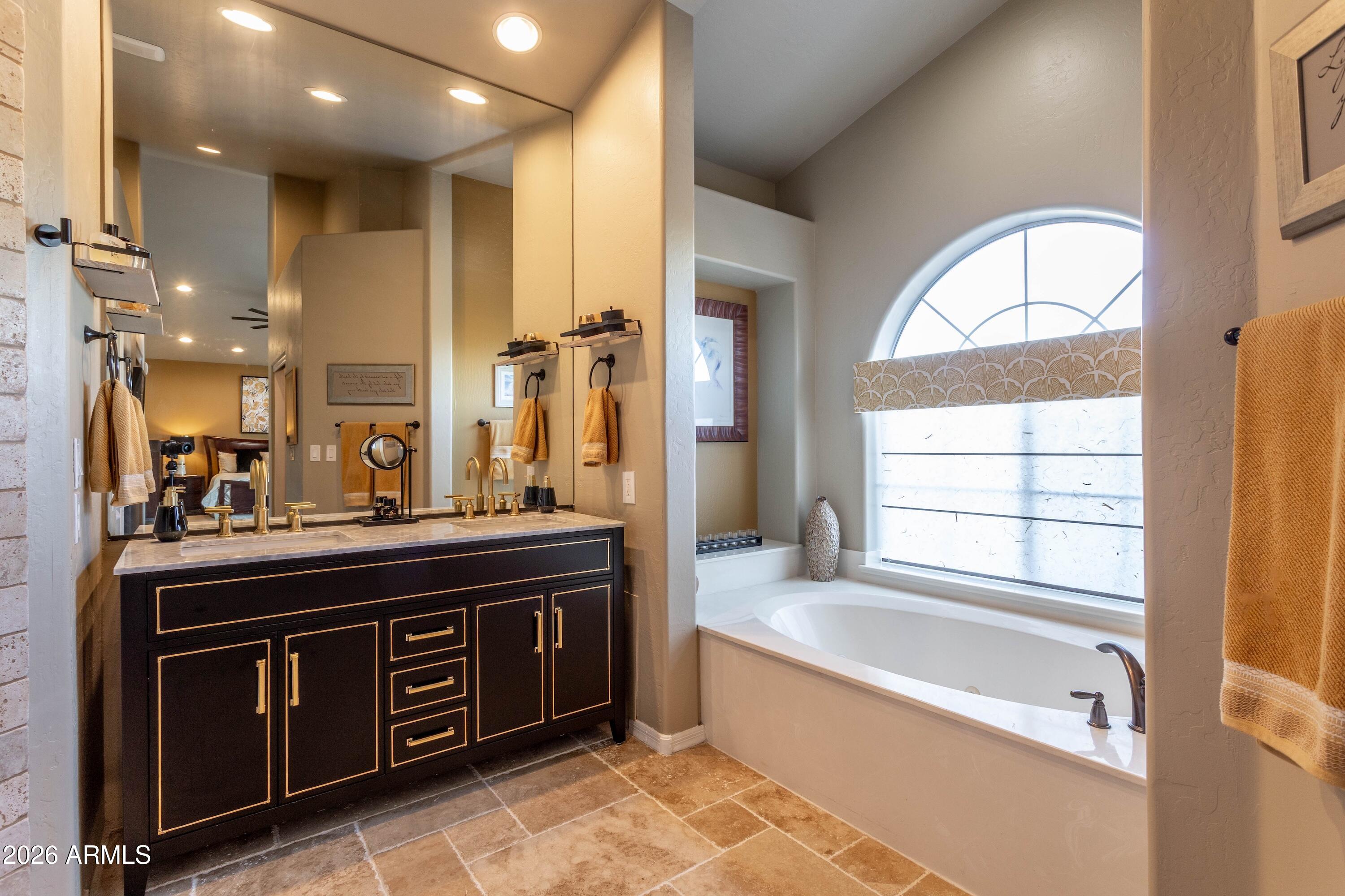 4727 E RANCHO CALIENTE Drive