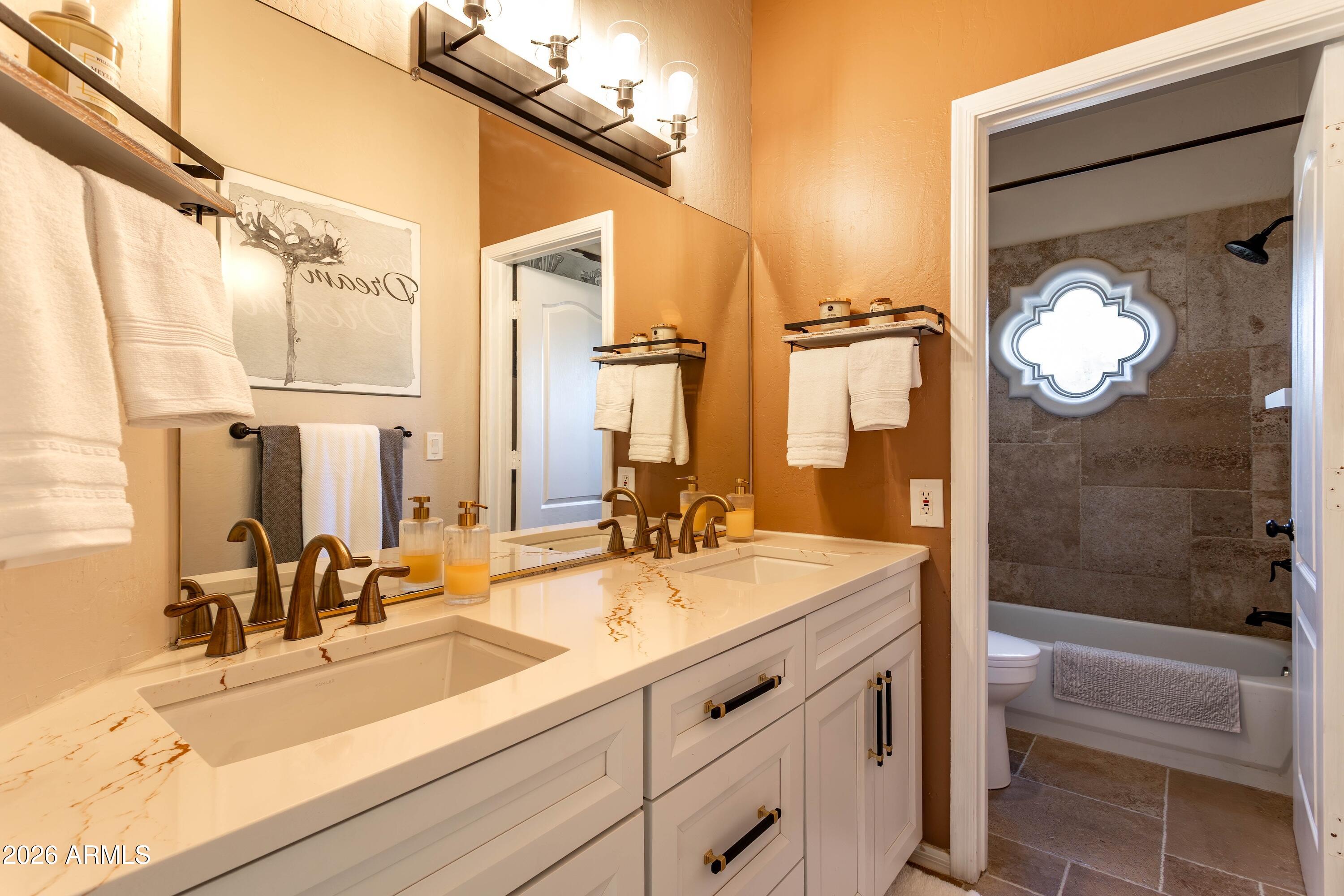 4727 E RANCHO CALIENTE Drive