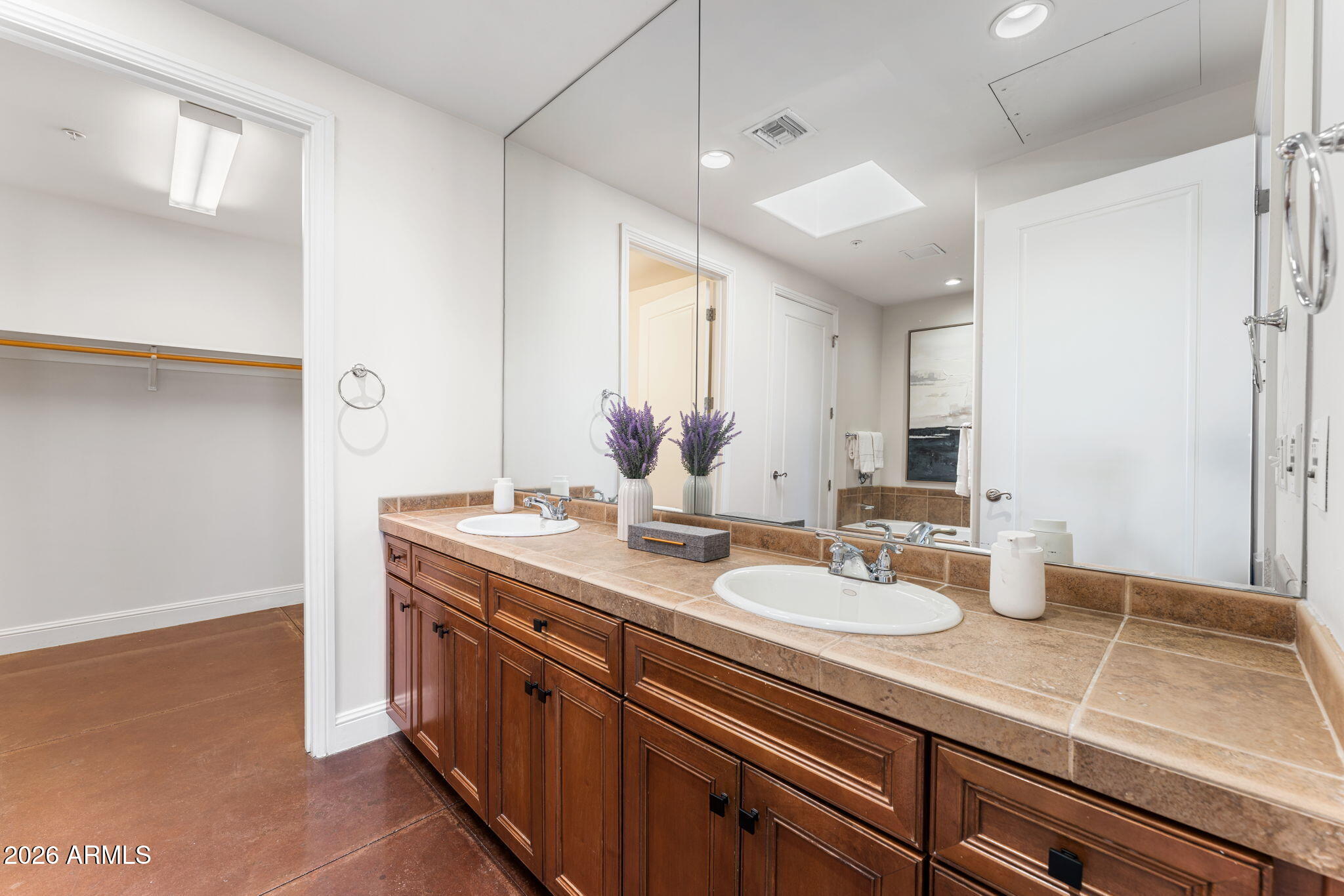 7039 E MAIN Street A206