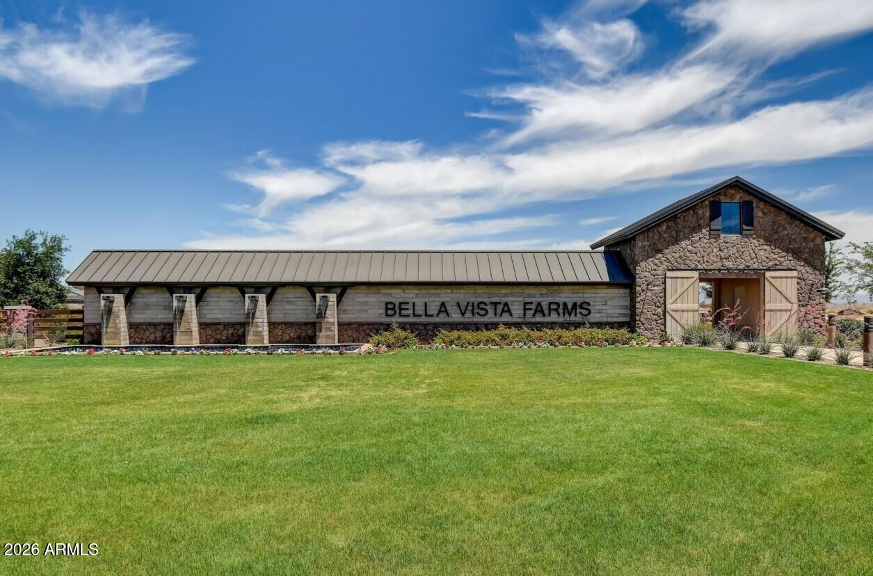 3242 E VALLEYHIGH Trail