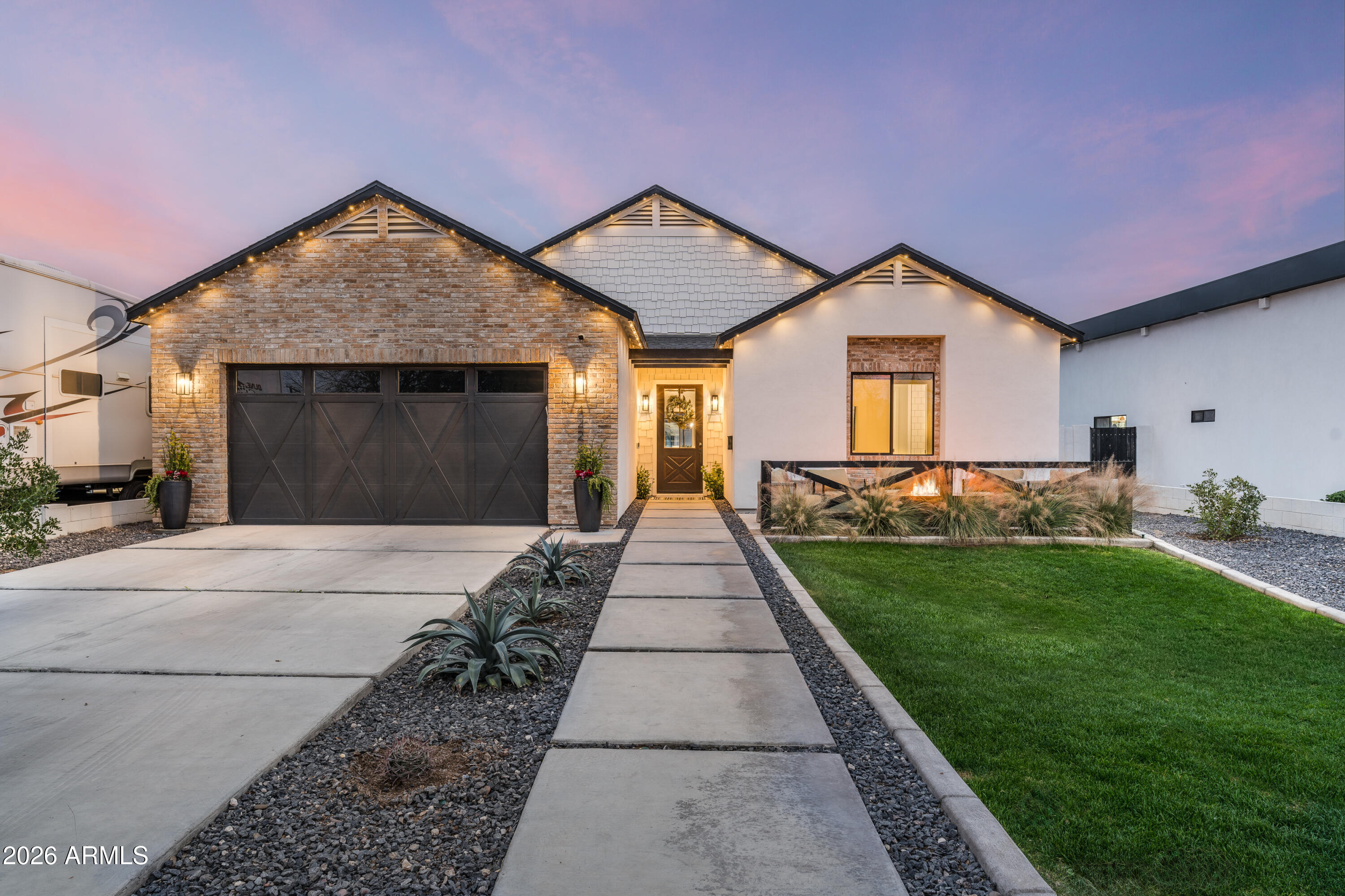 4223 N 41ST Place