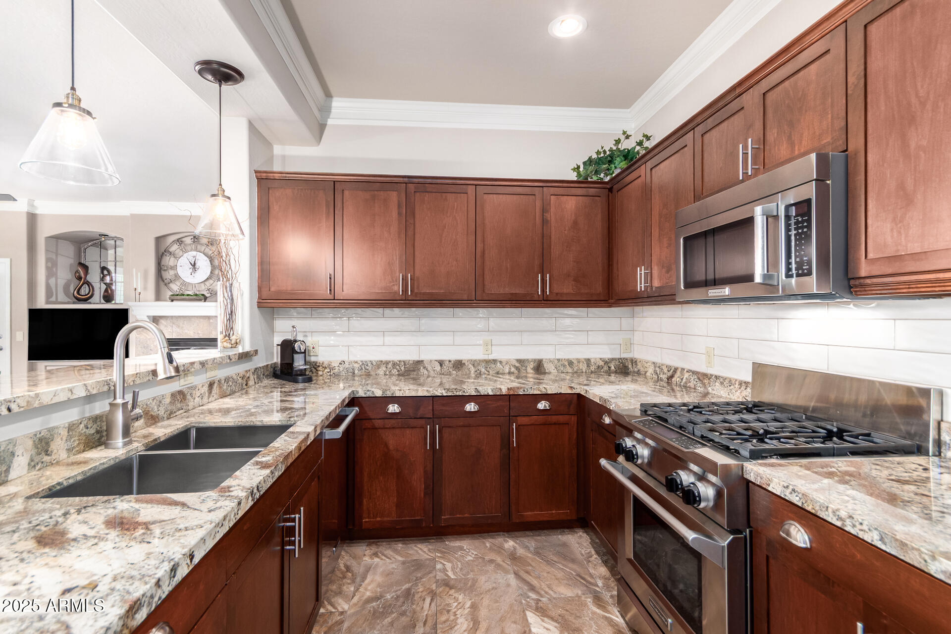 19475 N GRAYHAWK Drive 2121