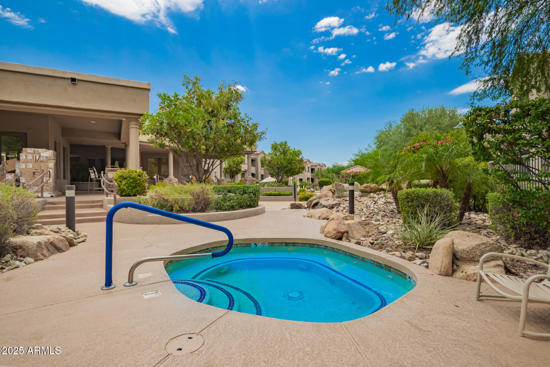 19475 N GRAYHAWK Drive 2121