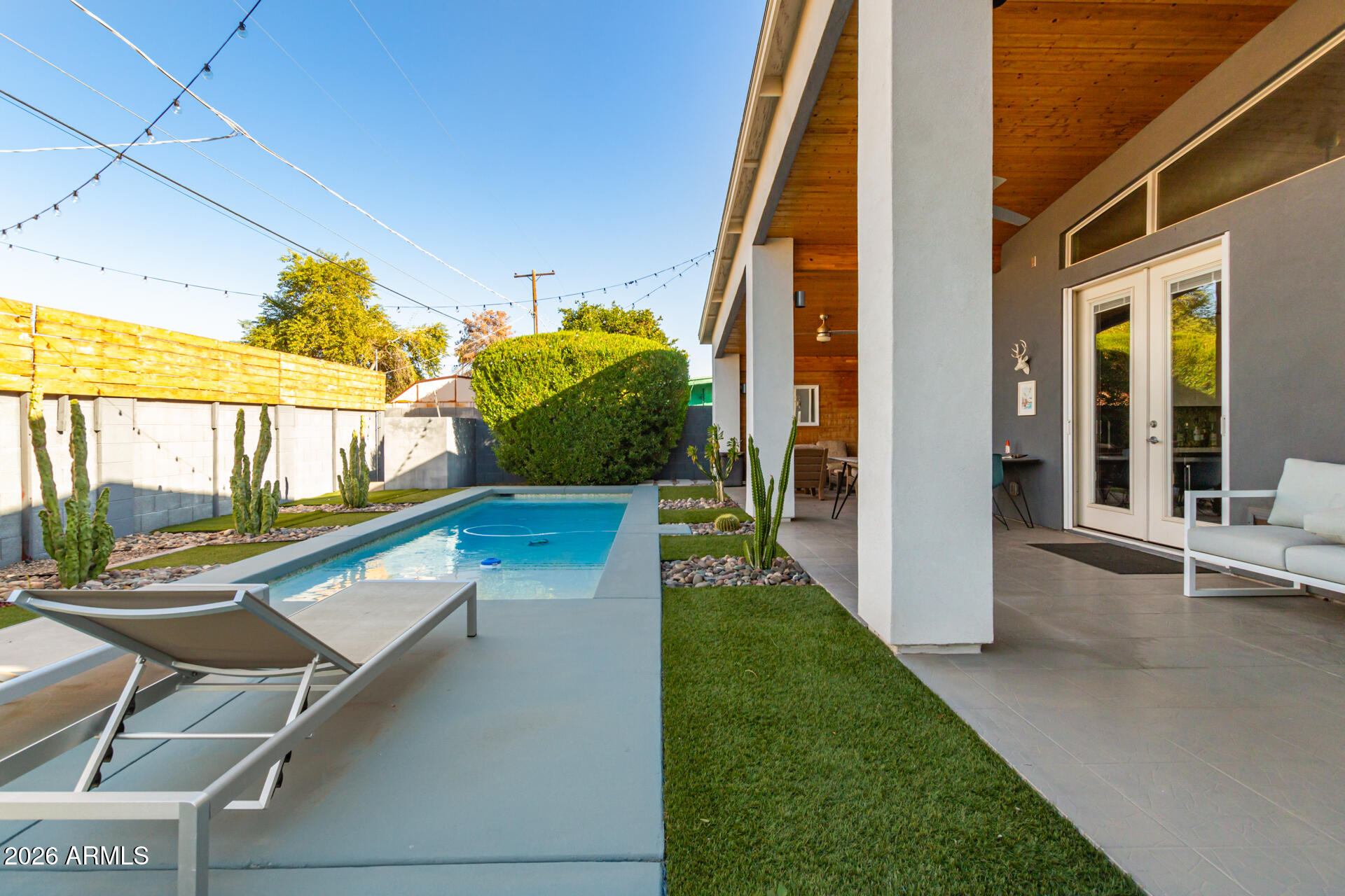 8302 E HEATHERBRAE Drive