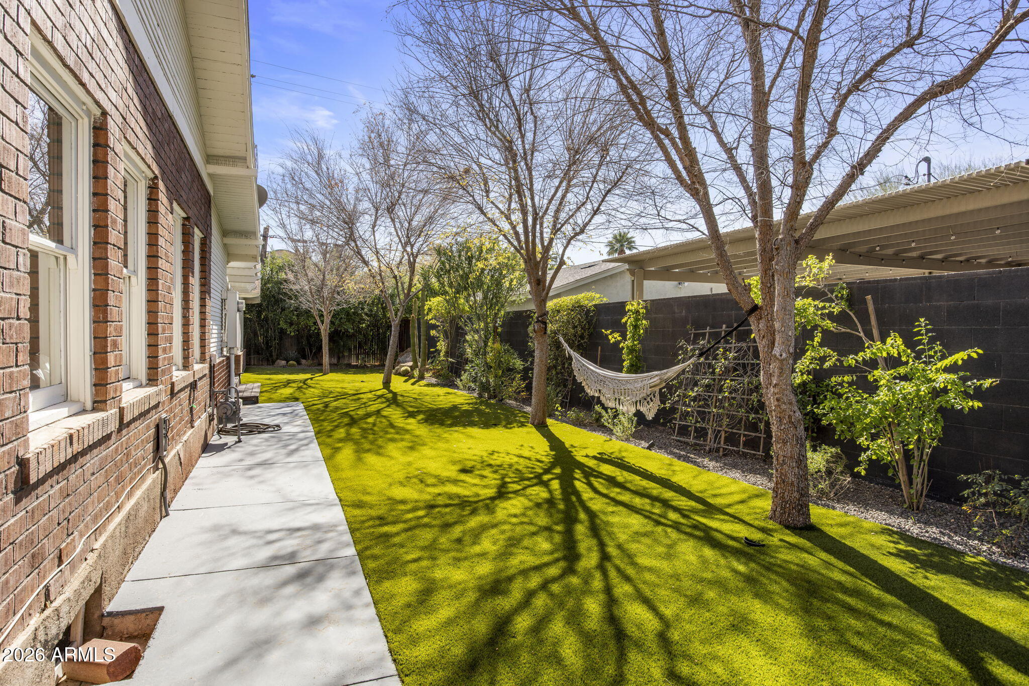 29 W WILSHIRE Drive