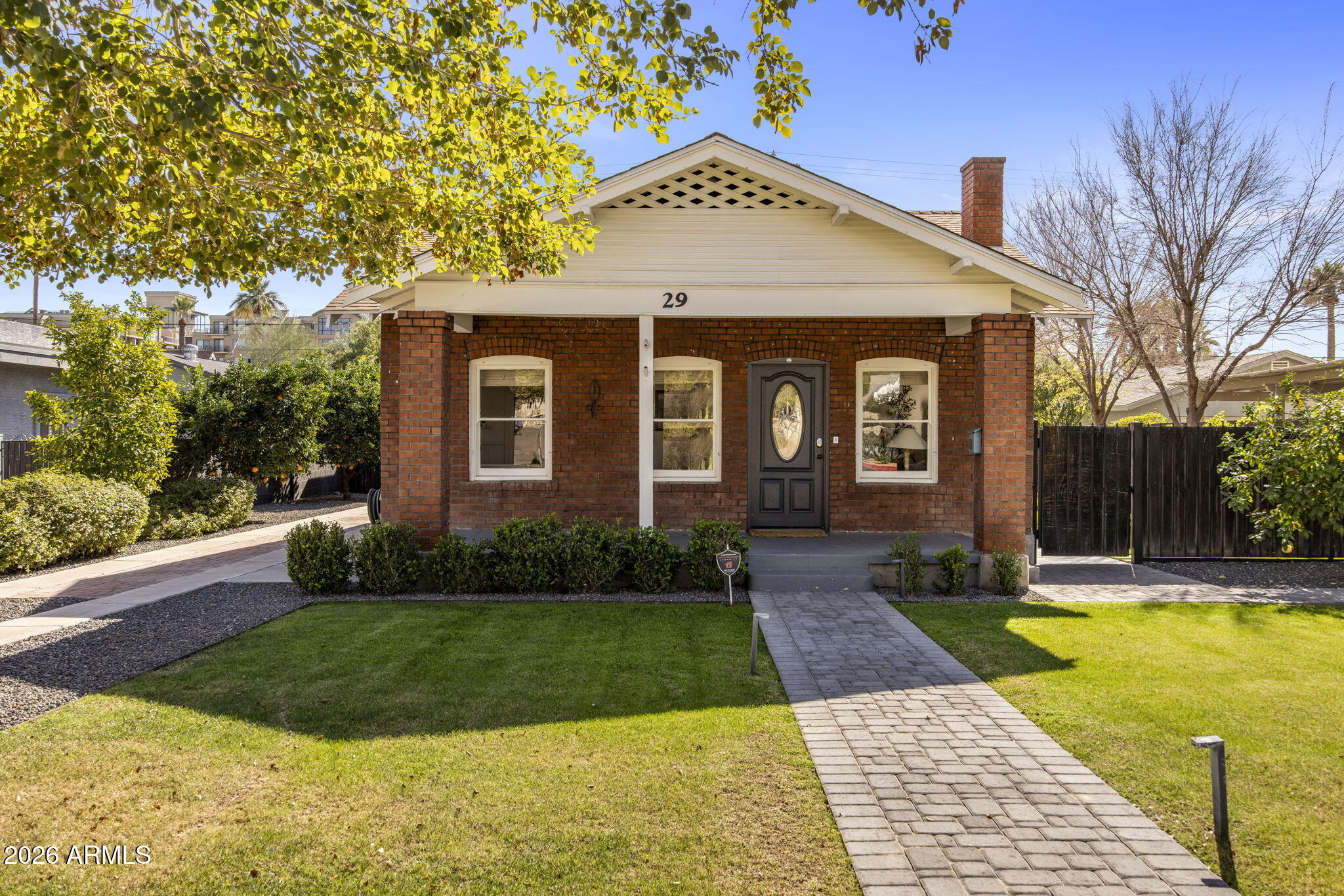 29 W WILSHIRE Drive