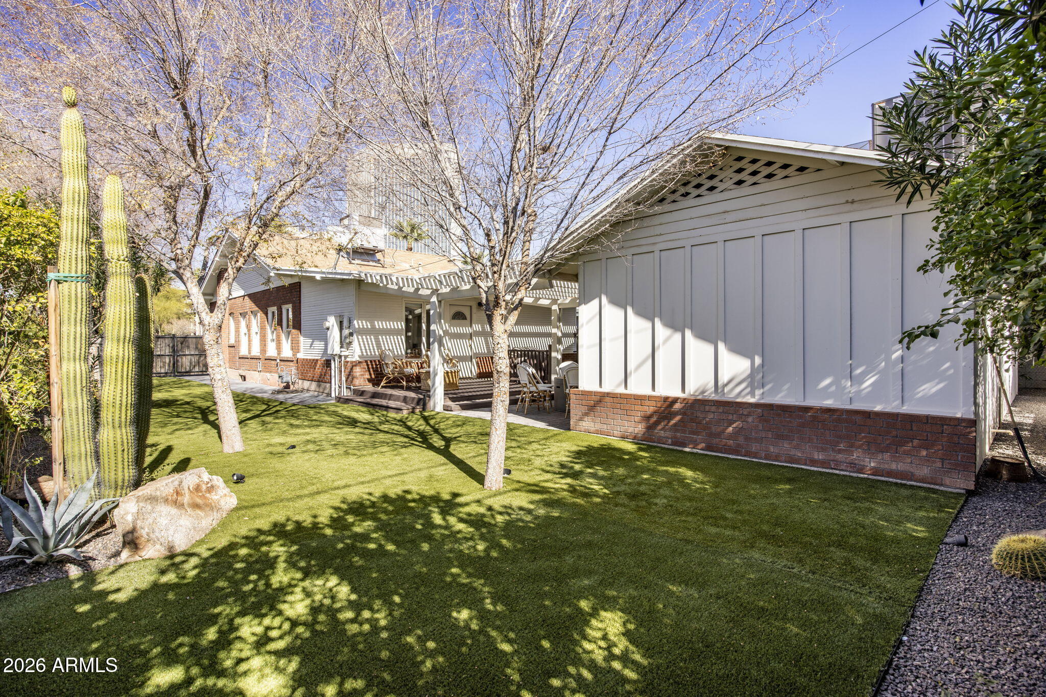 29 W WILSHIRE Drive