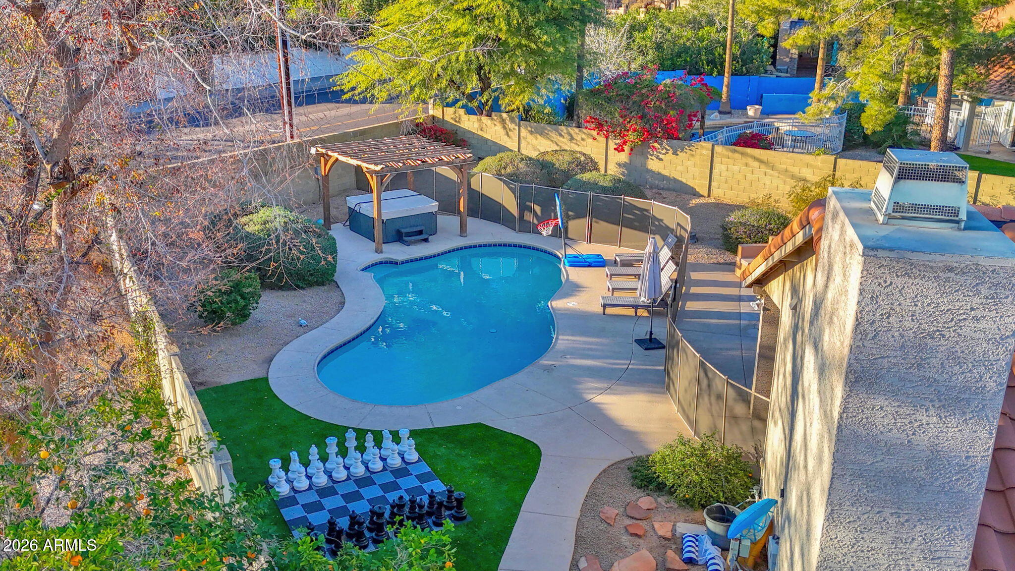 5612 E MARILYN Road