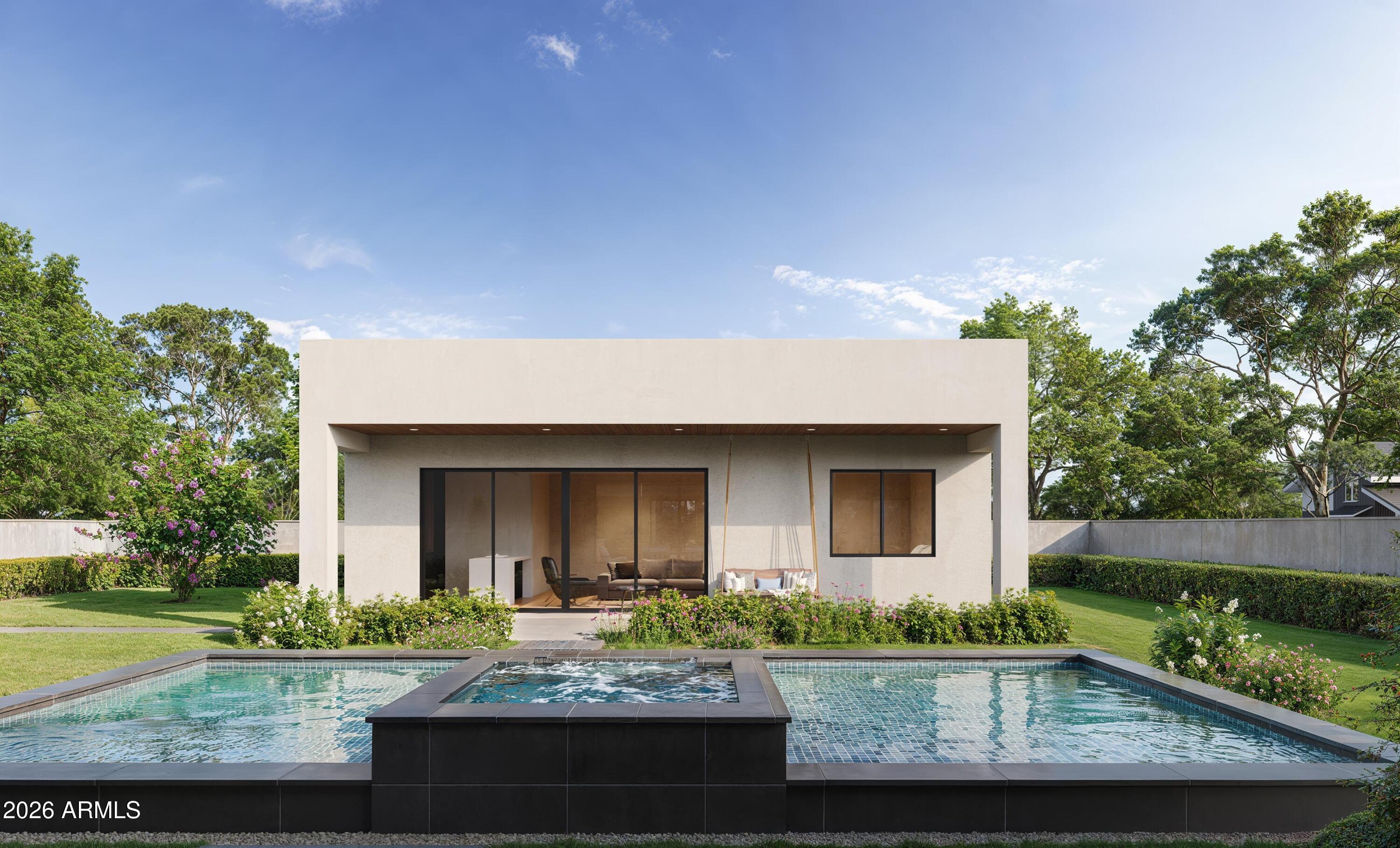 3329 E CLARENDON Avenue