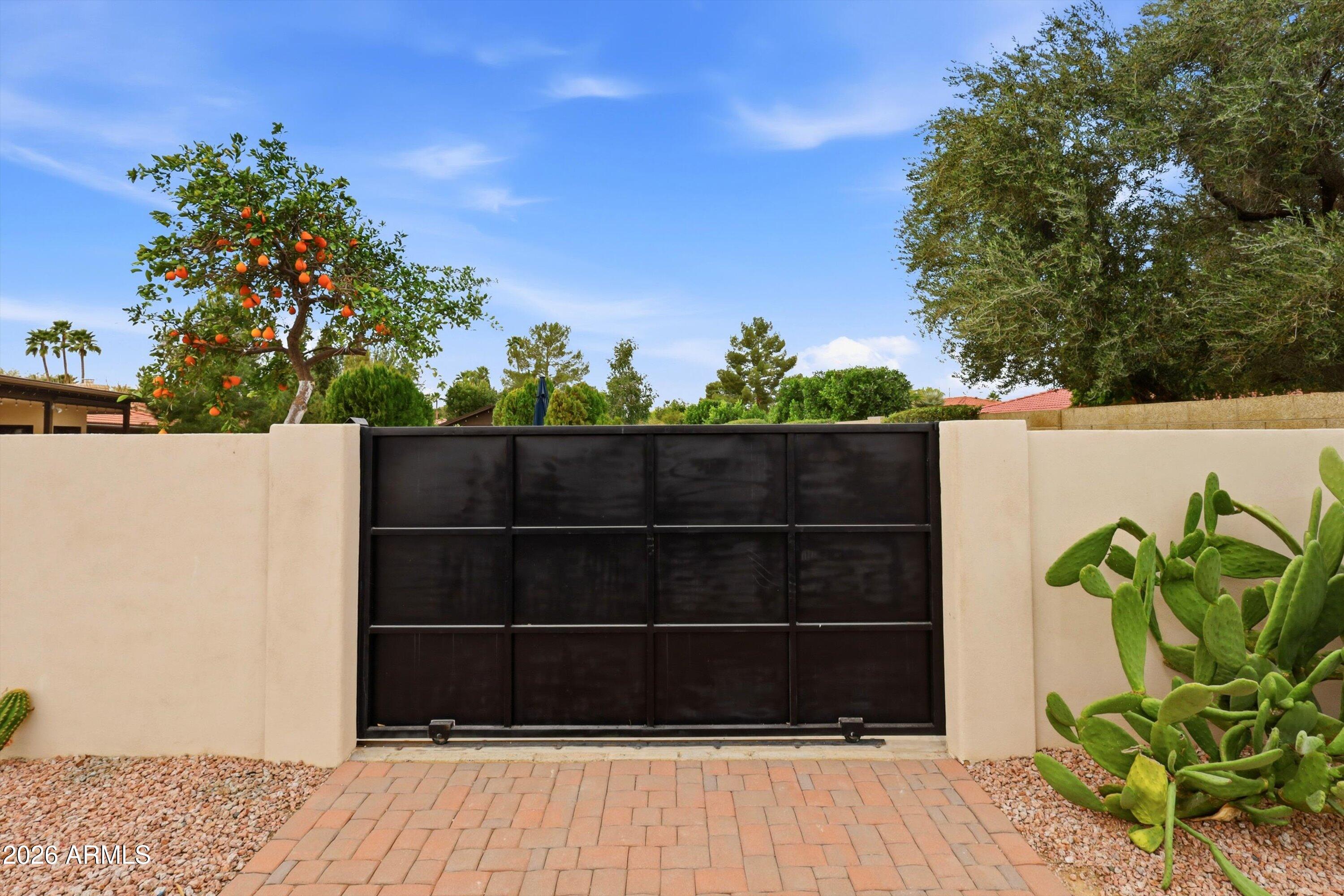 5234 E PARADISE Drive