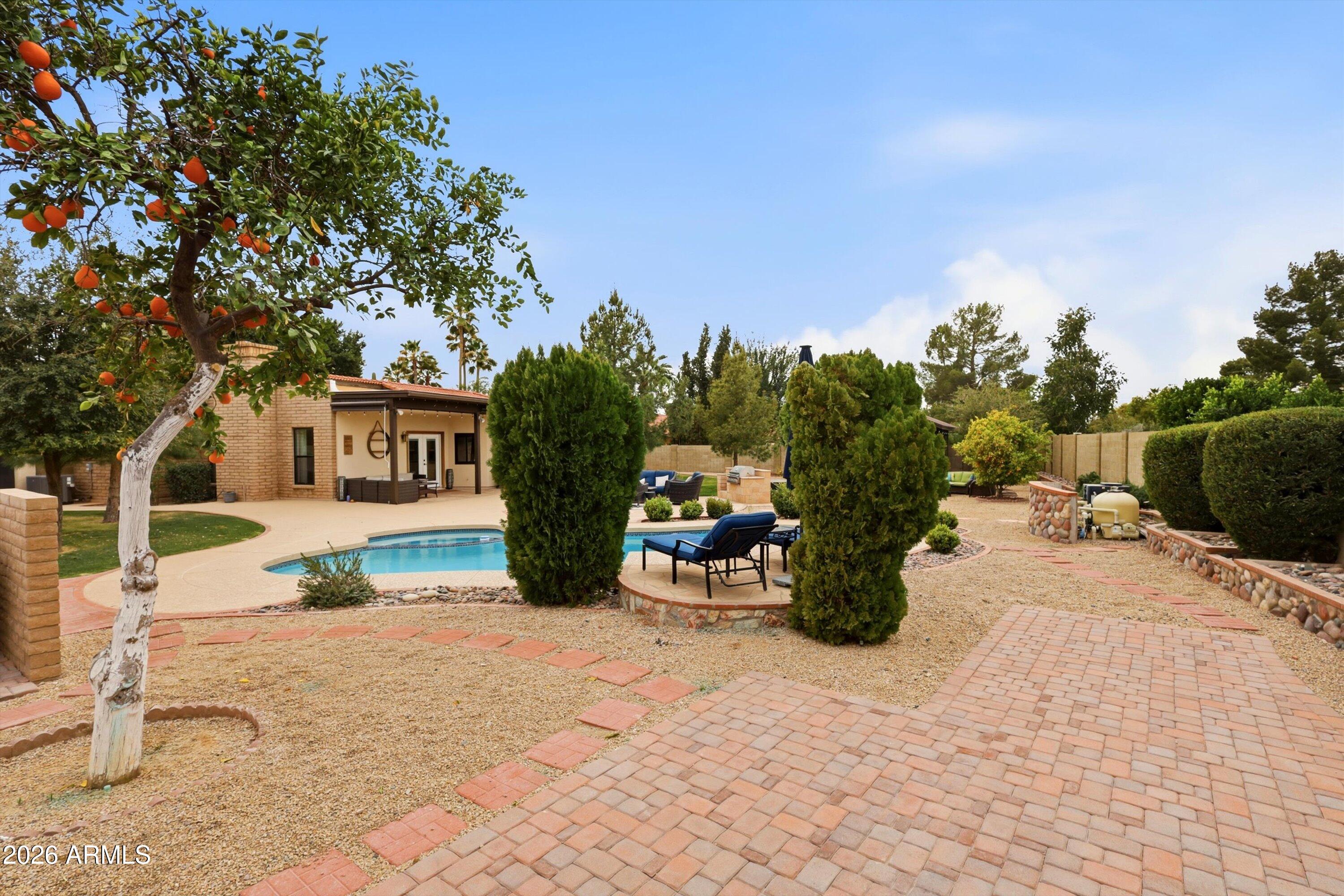 5234 E PARADISE Drive