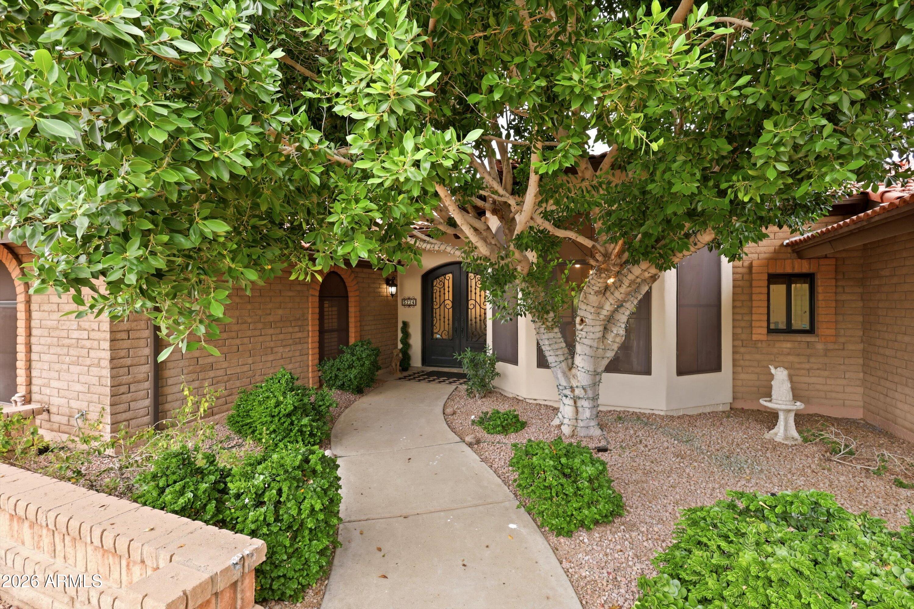 5234 E PARADISE Drive
