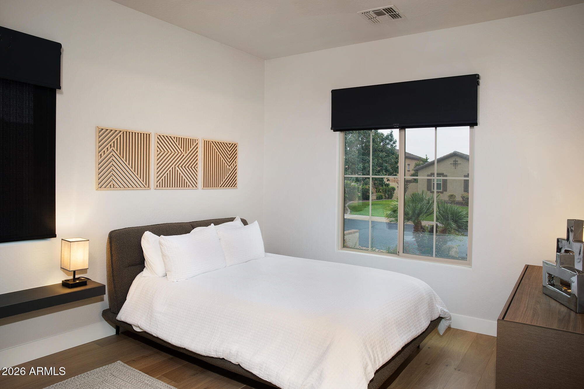 7052 E IVYGLEN Circle