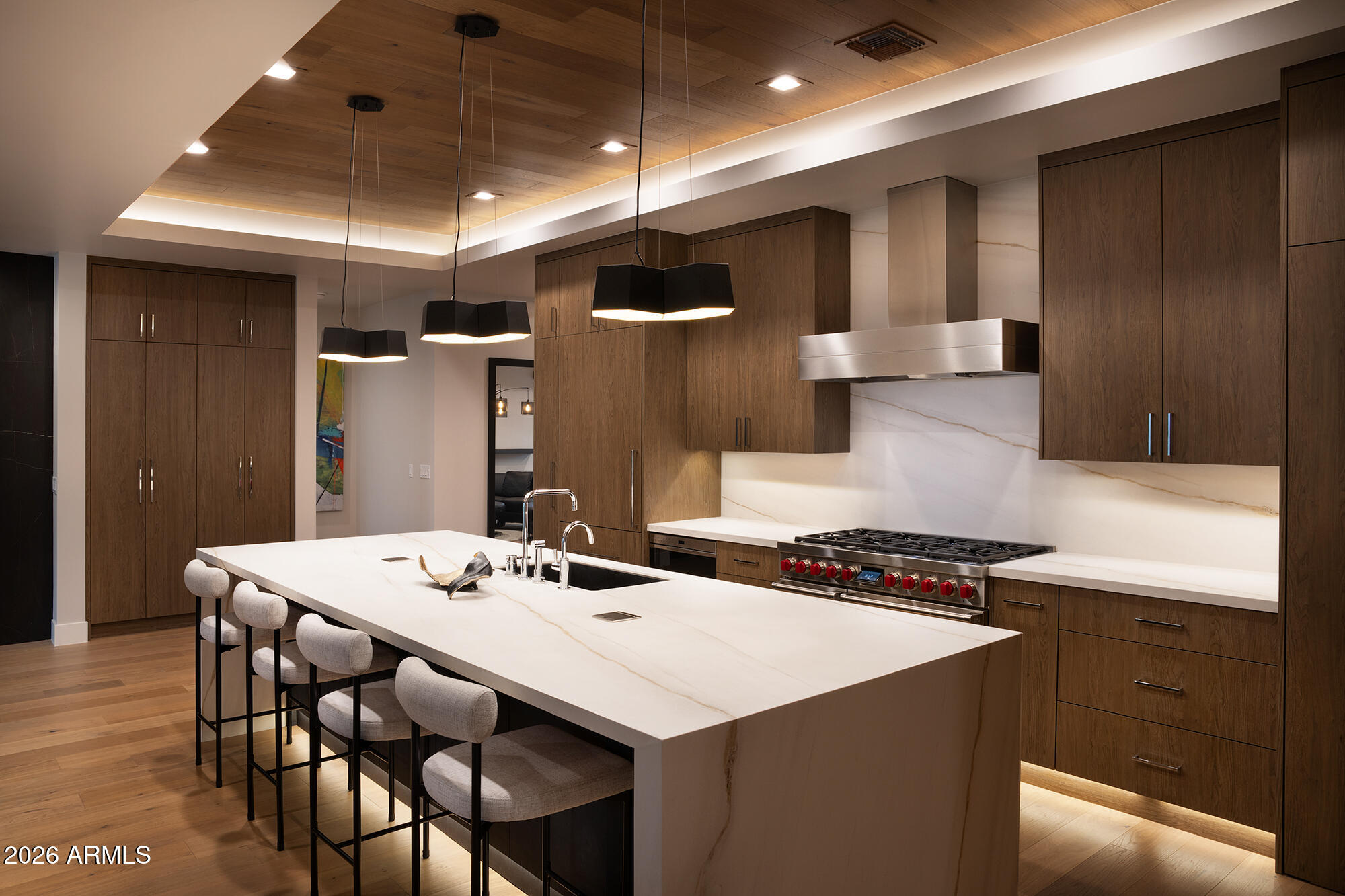 7052 E IVYGLEN Circle