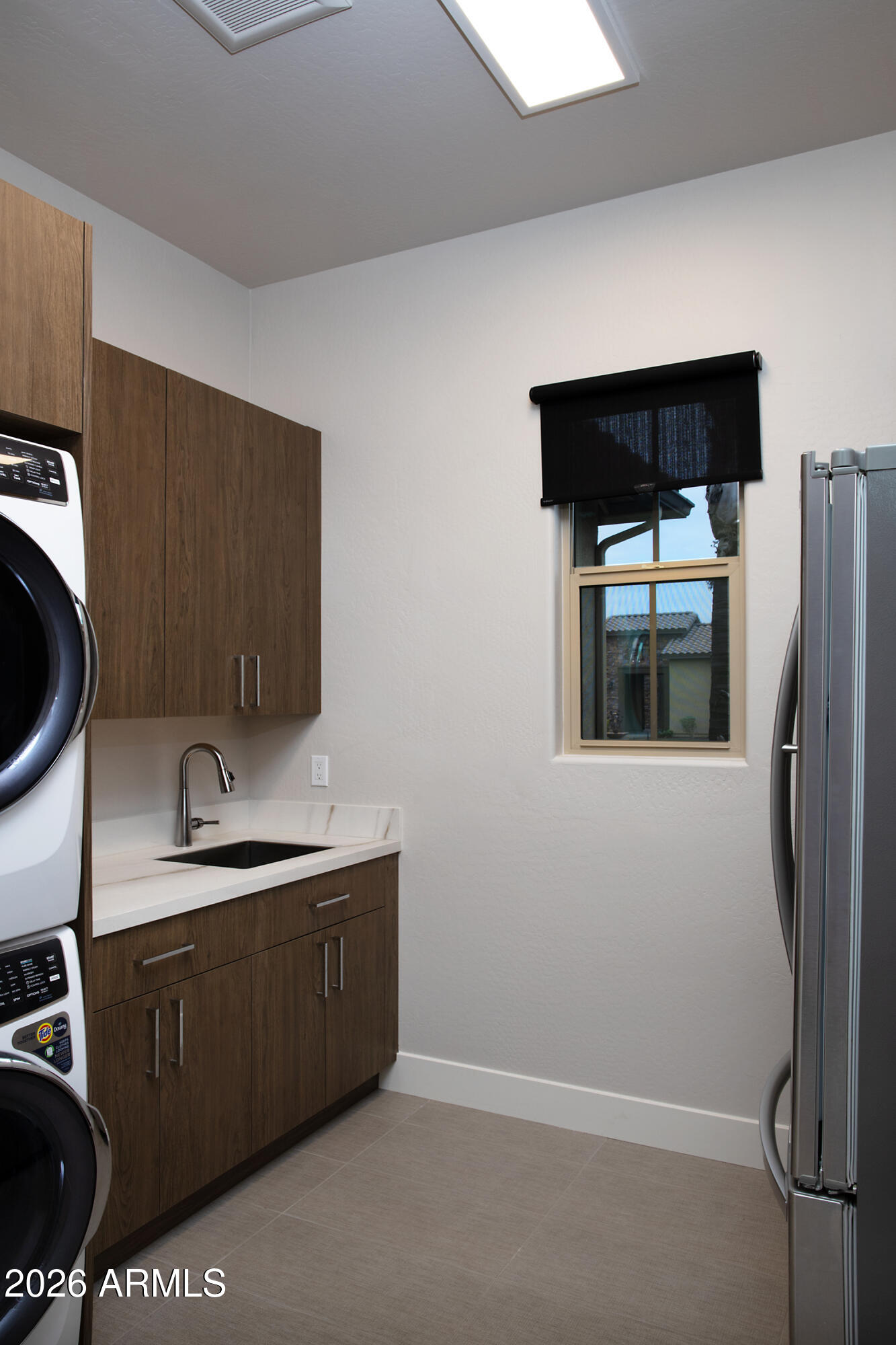 7052 E IVYGLEN Circle