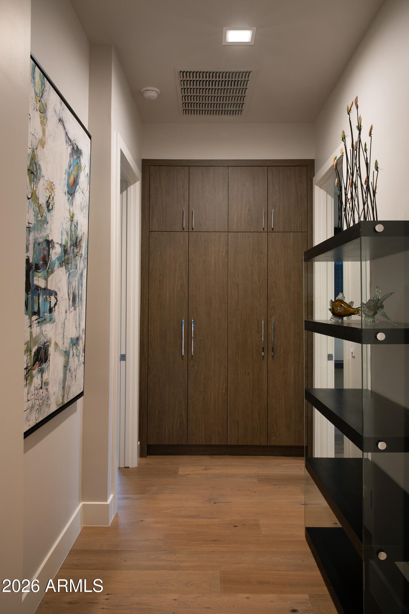 7052 E IVYGLEN Circle