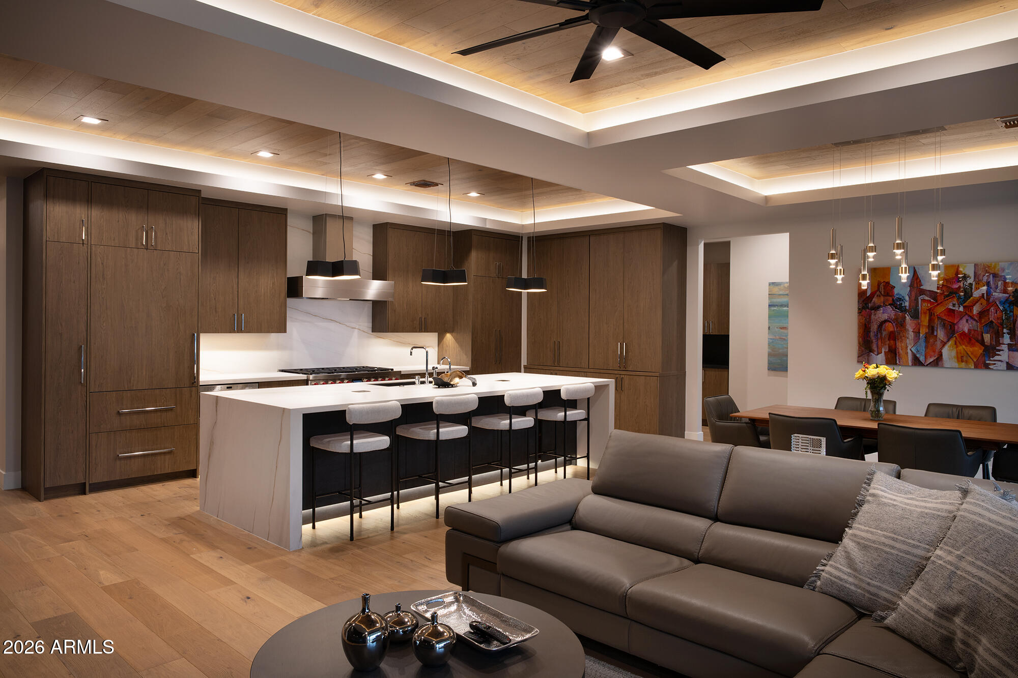 7052 E IVYGLEN Circle