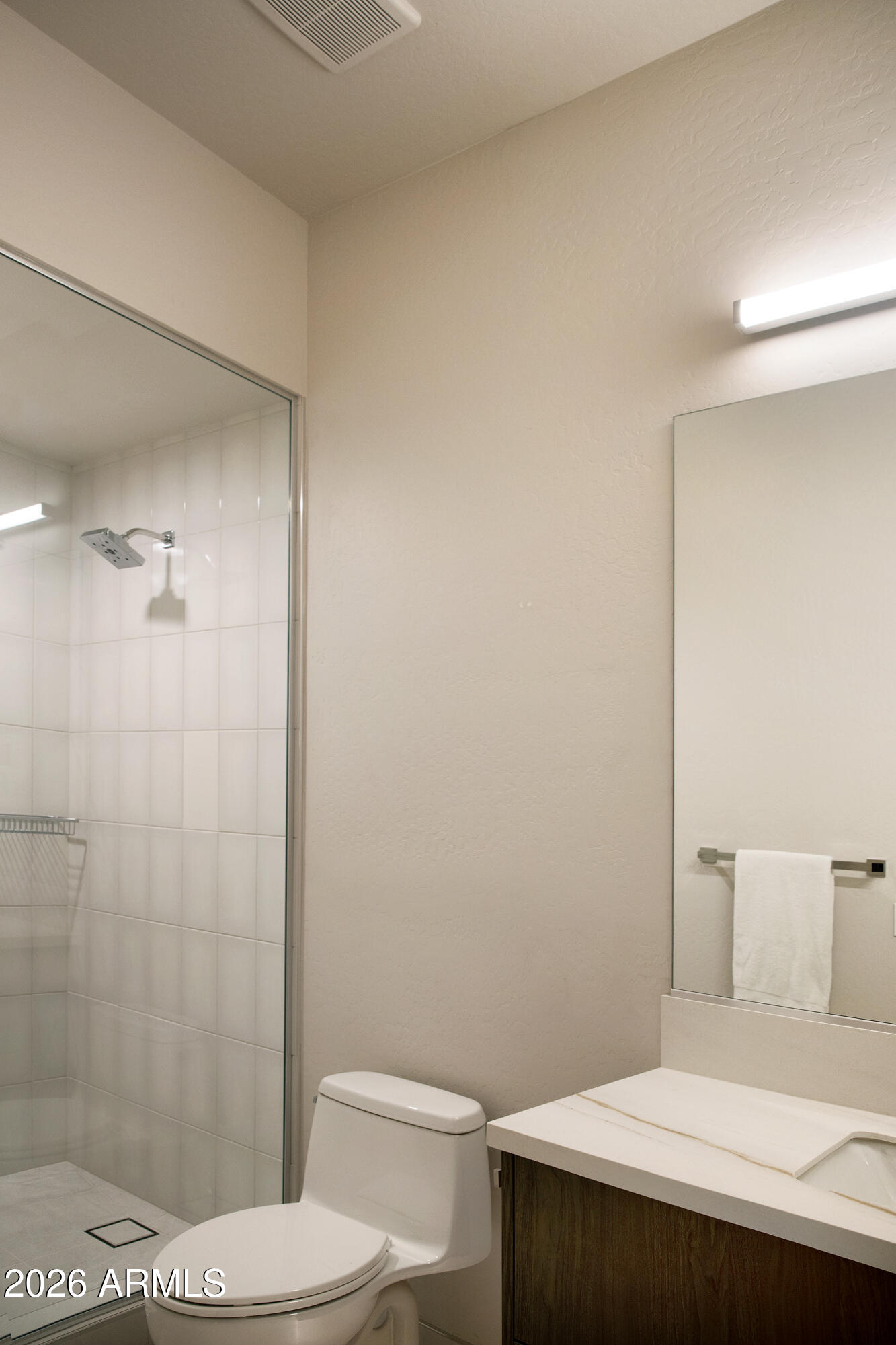 7052 E IVYGLEN Circle