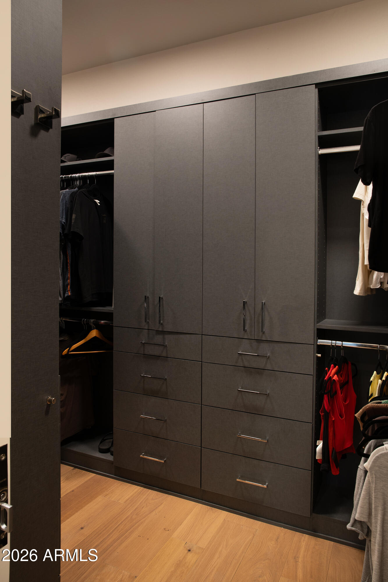 7052 E IVYGLEN Circle