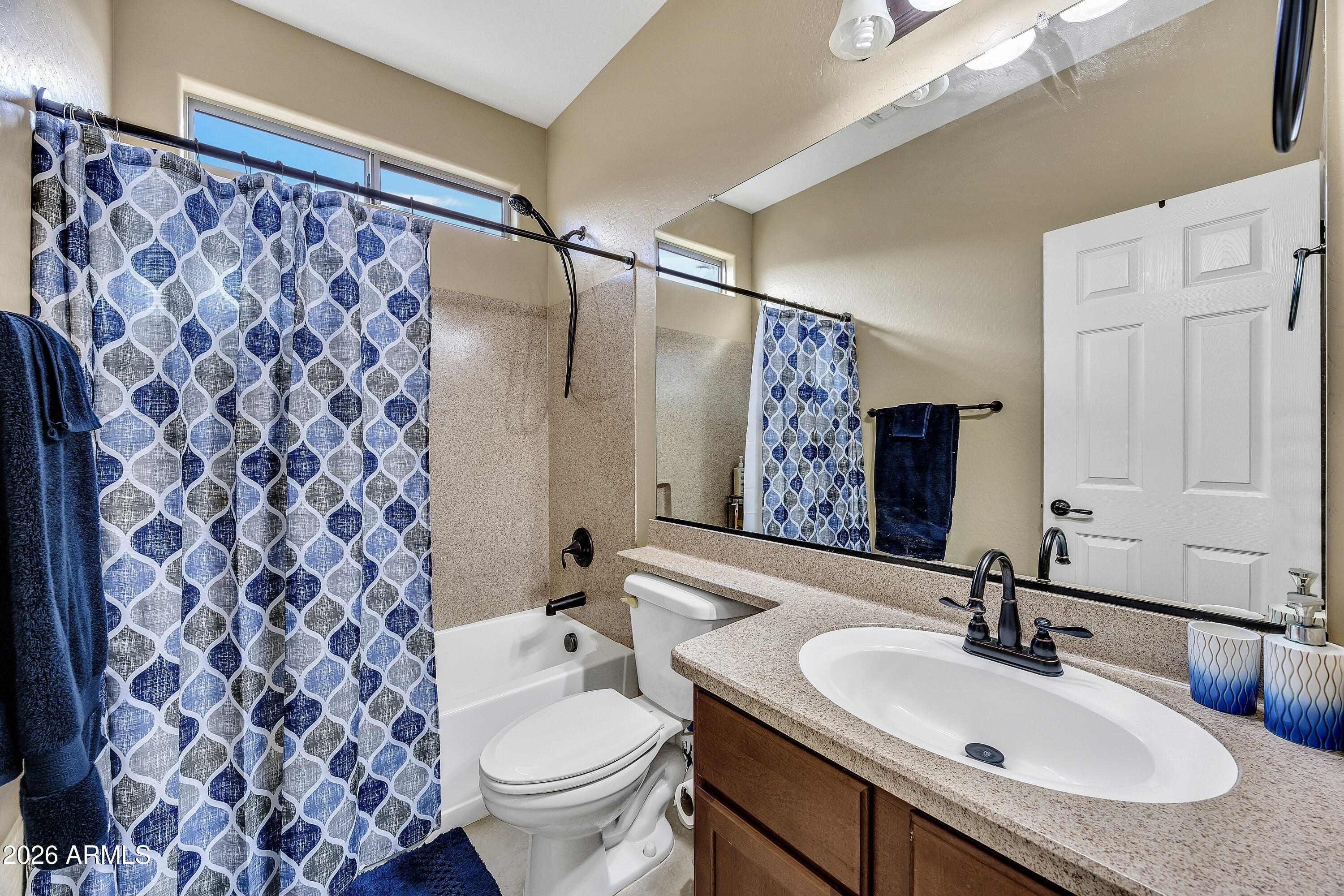 2437 E LODGEPOLE Drive