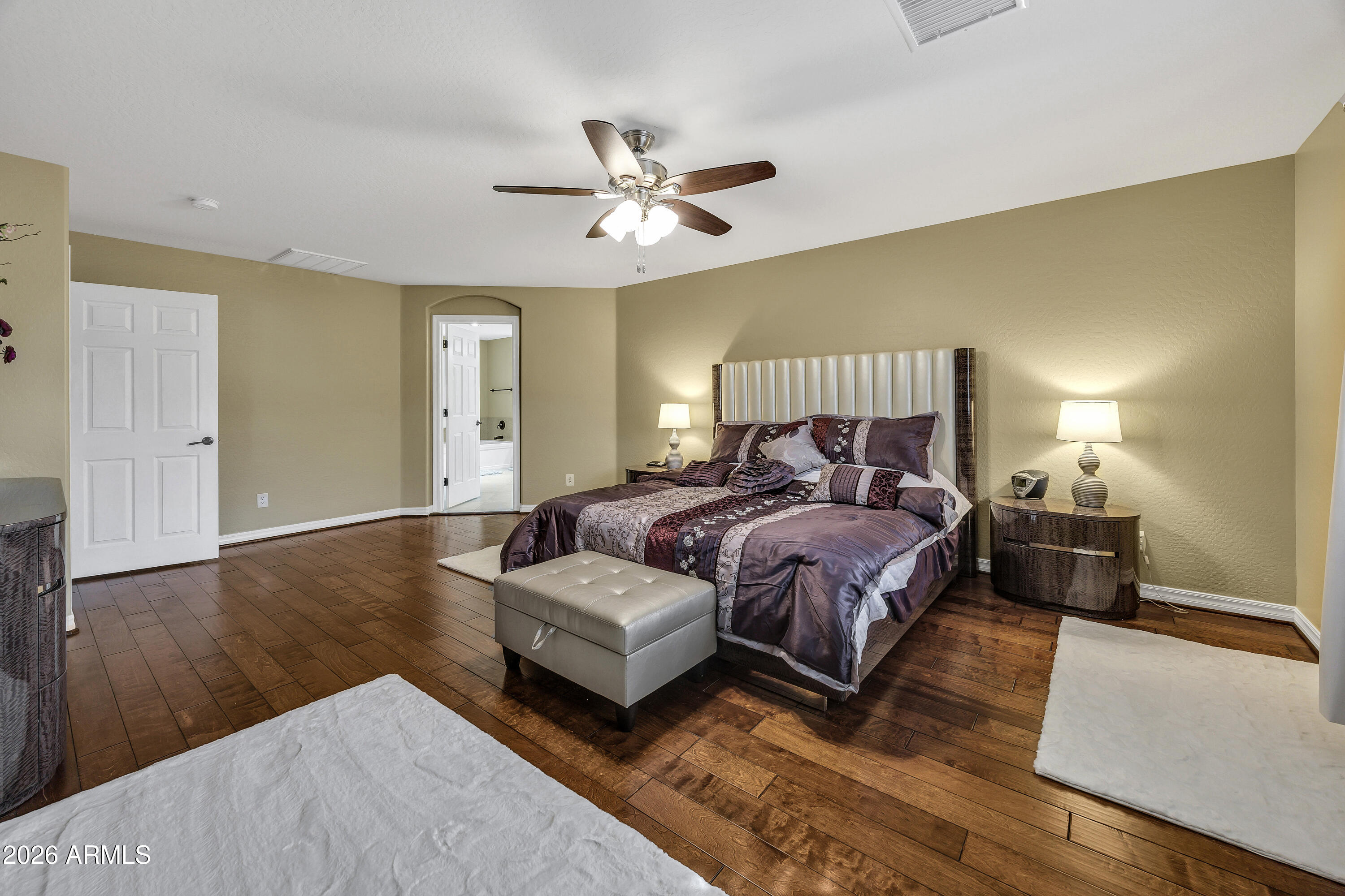 2437 E LODGEPOLE Drive