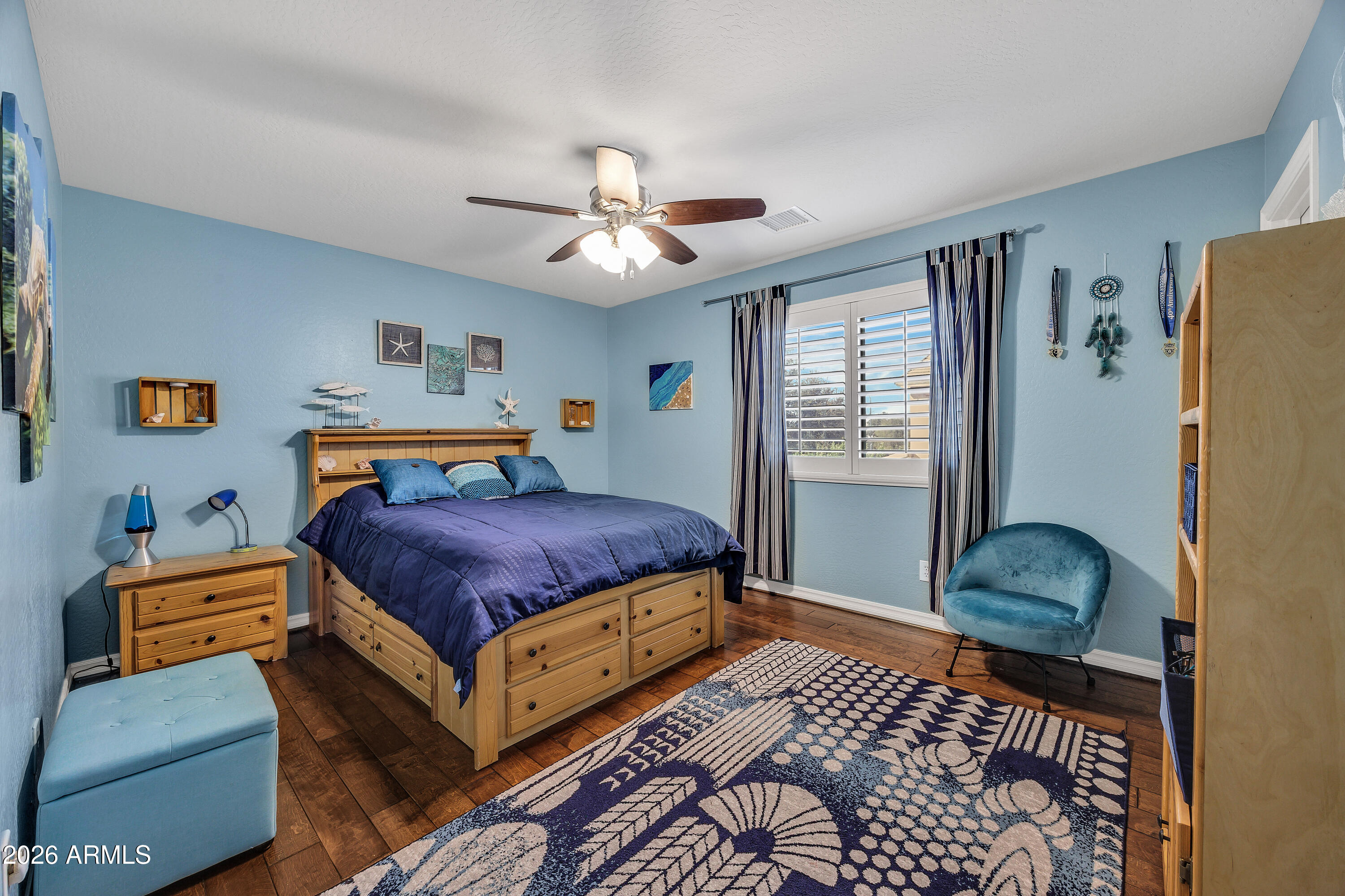 2437 E LODGEPOLE Drive