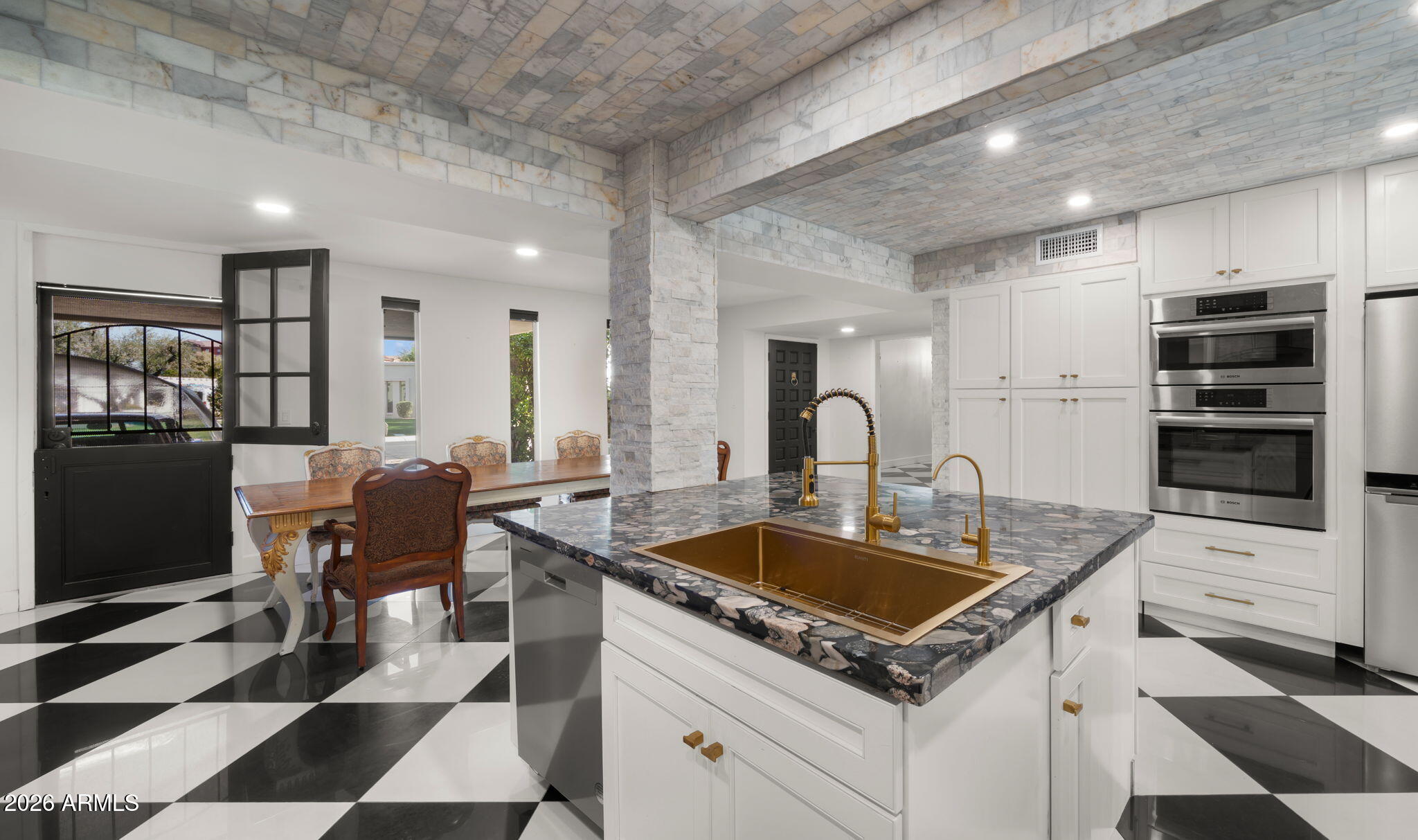 7240 N VIA DE LA MONTANA